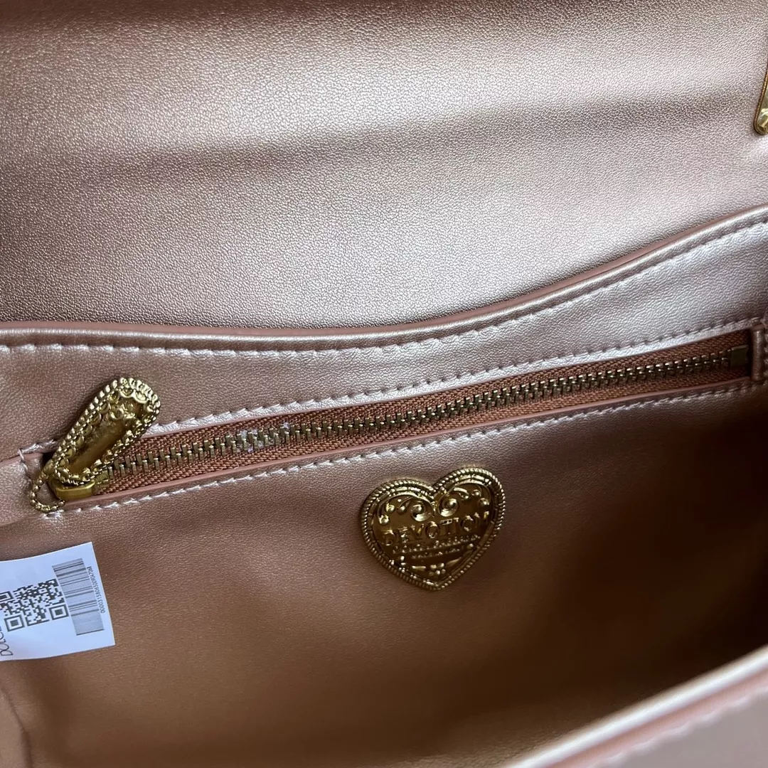 돌체앤가바나 DG 하트 로고 퀼팅 체인 스트랩 백 상세 이미지 9