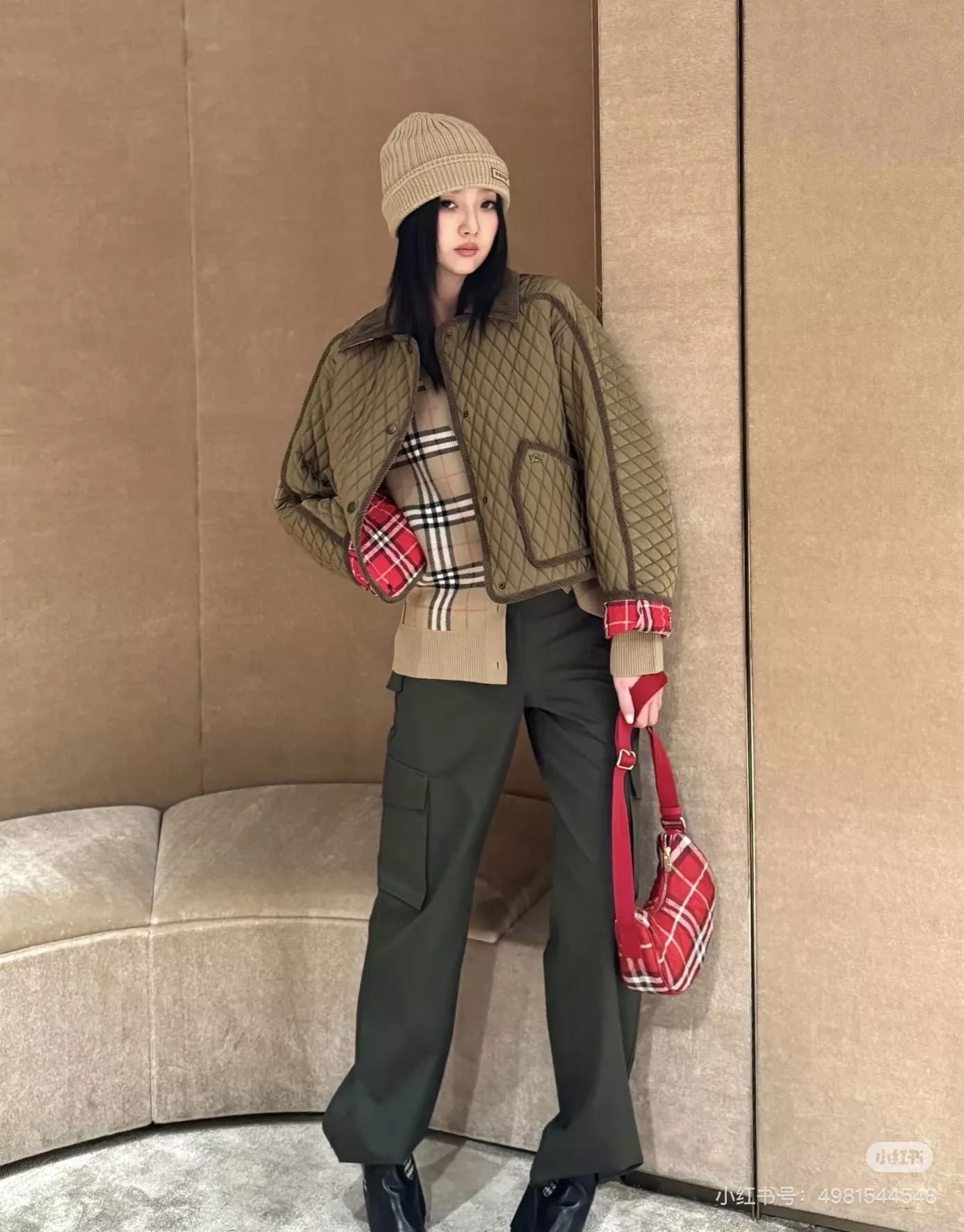 버버리 플로리스톤 여성 숏 퀼팅 나일론 패딩 재킷 상세 이미지 120