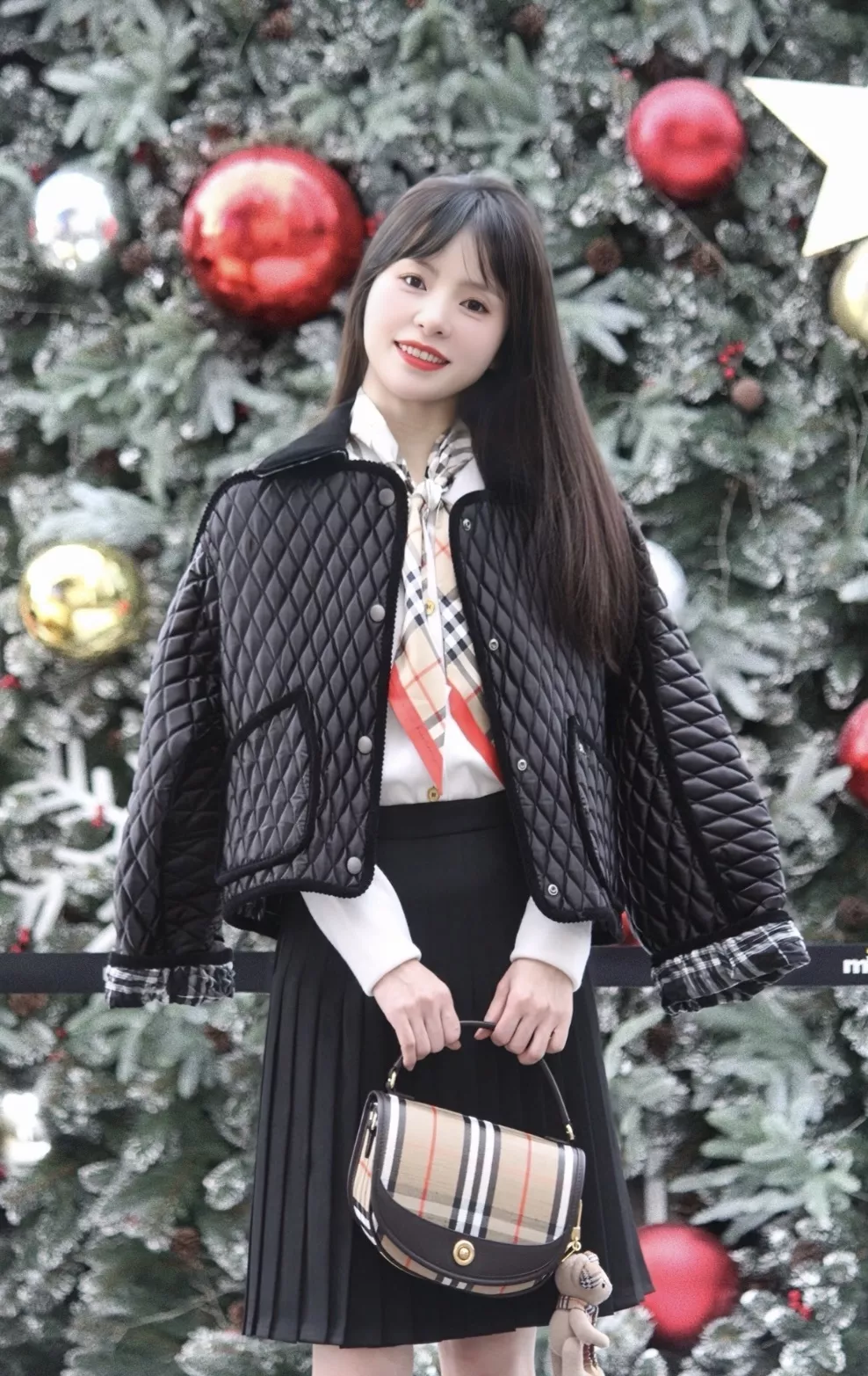 버버리 플로리스톤 여성 숏 퀼팅 나일론 패딩 재킷 상세 이미지 162