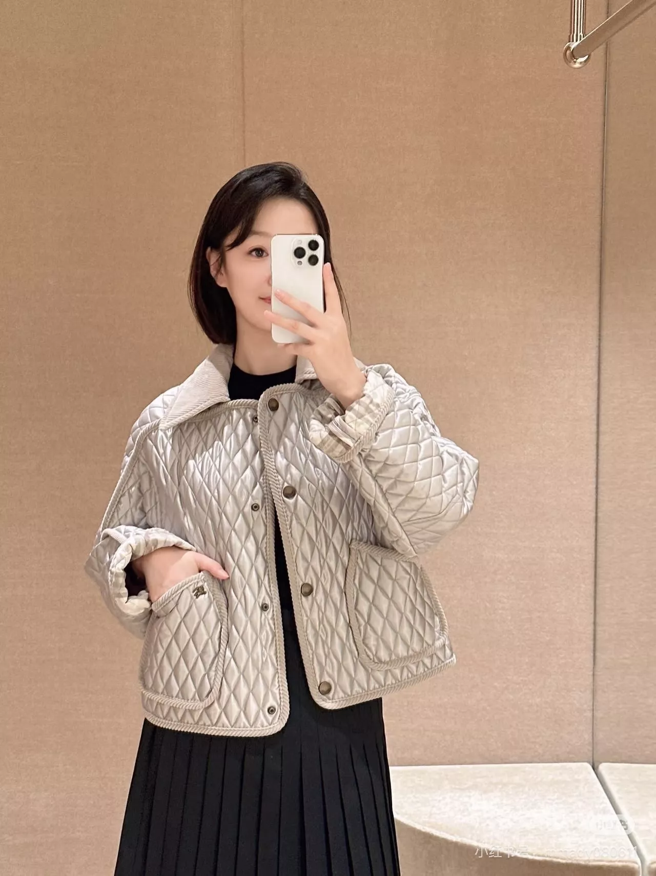 버버리 플로리스톤 여성 숏 퀼팅 나일론 패딩 재킷 상세 이미지 112