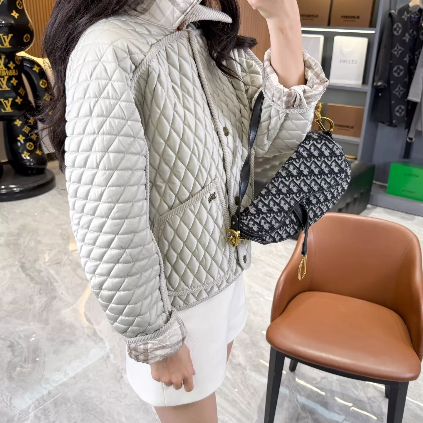버버리 플로리스톤 여성 숏 퀼팅 나일론 패딩 재킷 상세 이미지 152