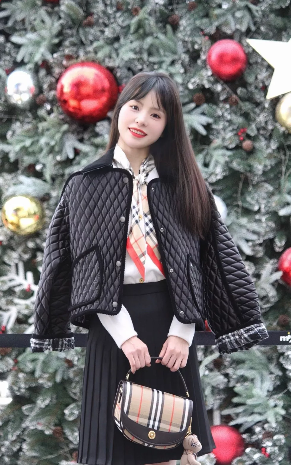 버버리 플로리스톤 여성 숏 퀼팅 나일론 패딩 재킷 상세 이미지 121
