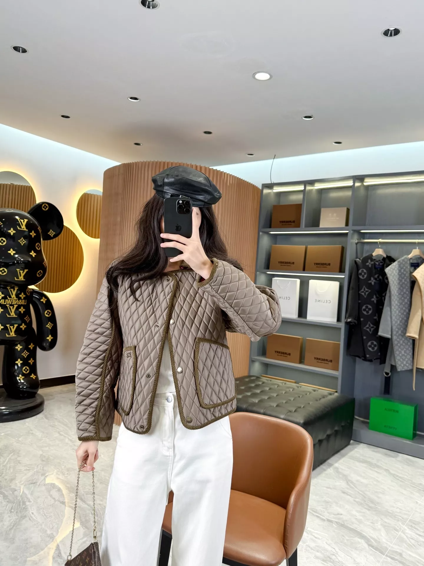 버버리 플로리스톤 여성 숏 퀼팅 나일론 패딩 재킷 상세 이미지 146