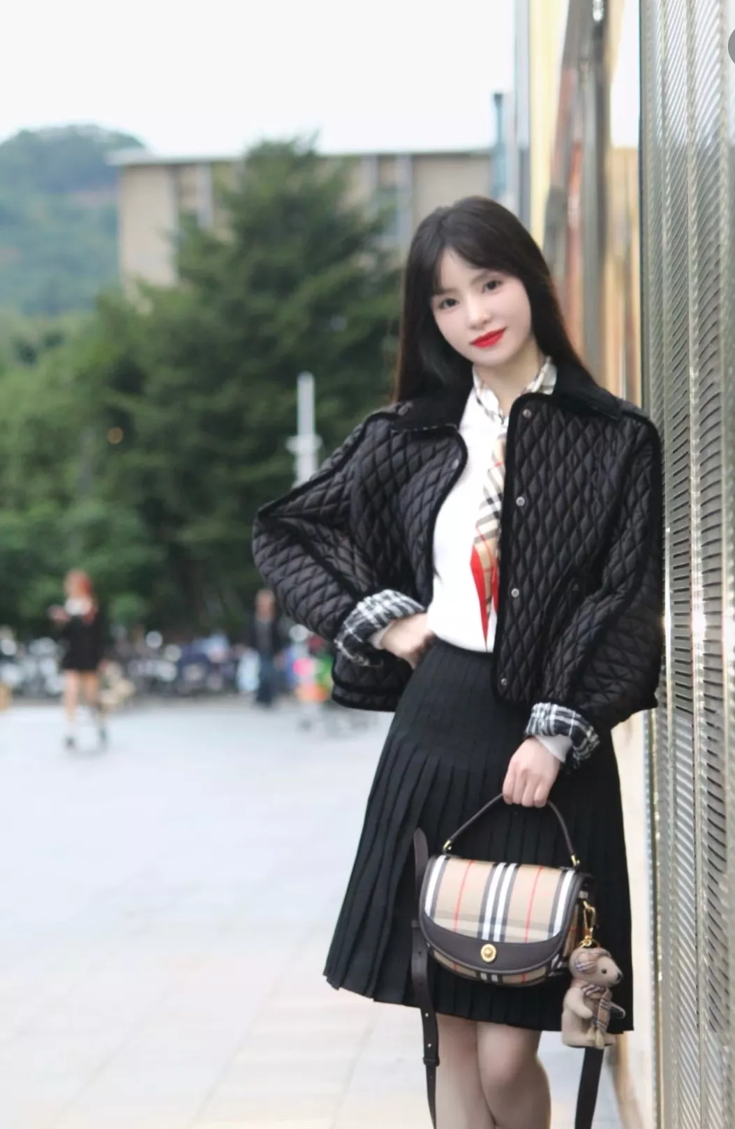 버버리 플로리스톤 여성 숏 퀼팅 나일론 패딩 재킷 상세 이미지 122