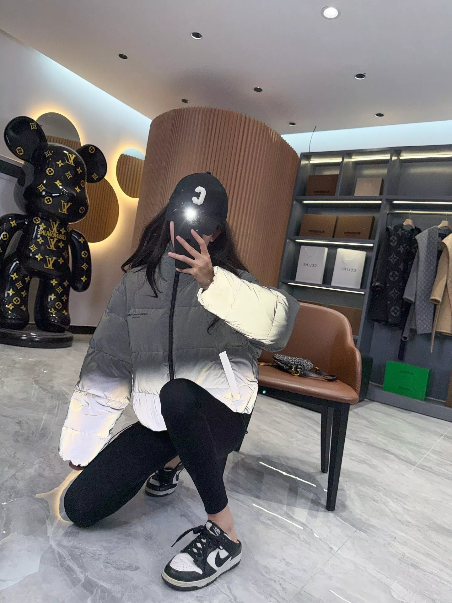알렉산더왕 그라데이션 리플렉티브 숏 다운 재킷 상세 이미지 72