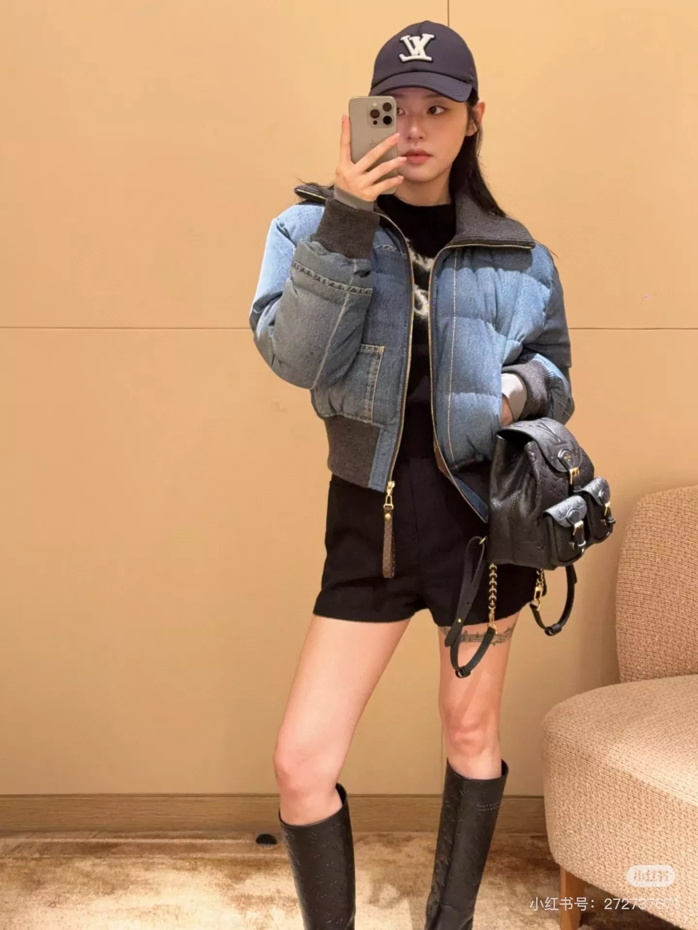루이비통 데님 패치워크 하이넥 쇼트 다운 재킷 상세 이미지 18