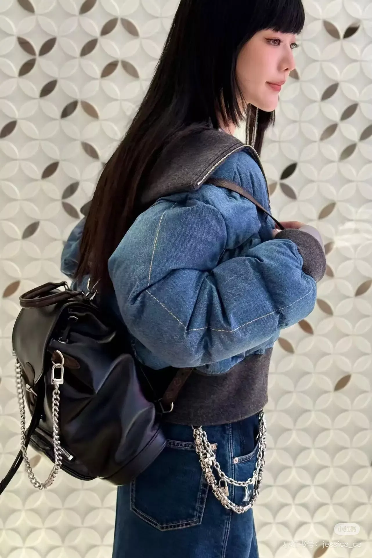 루이비통 데님 패치워크 하이넥 쇼트 다운 재킷 상세 이미지 37