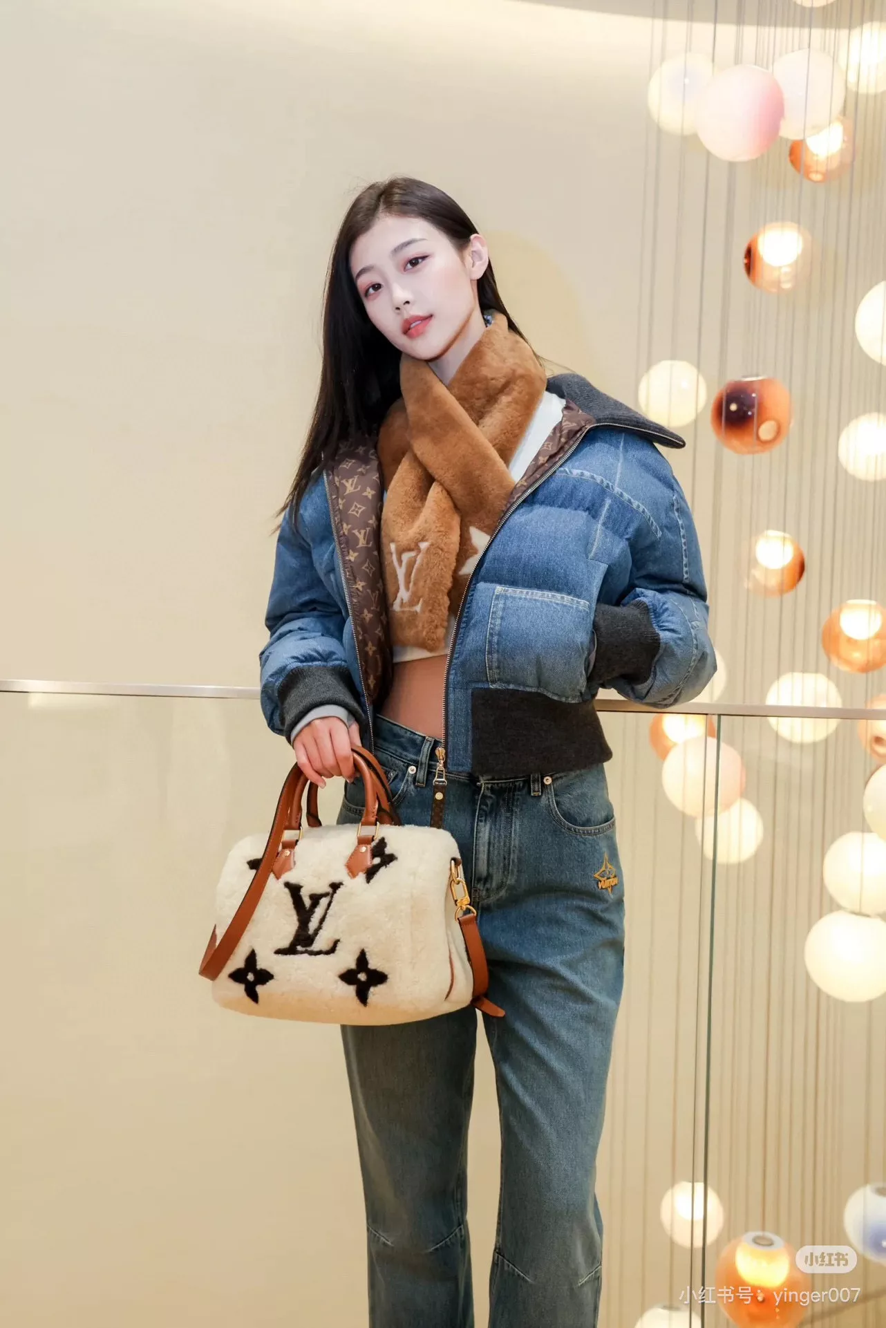 루이비통 데님 패치워크 하이넥 쇼트 다운 재킷 상세 이미지 49