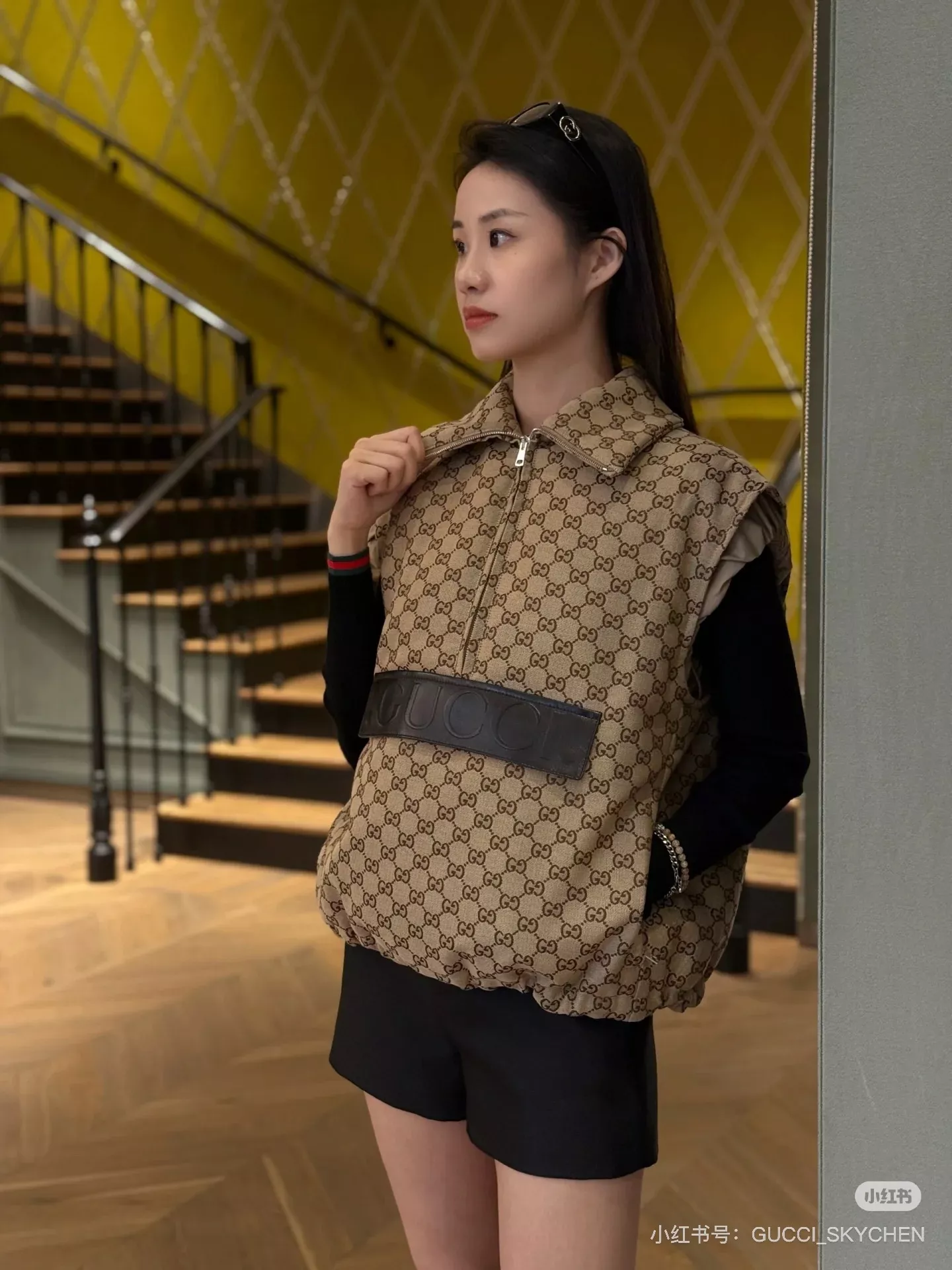 구찌 더블 G 자카드 빅카라 다운 베스트 상세 이미지 23
