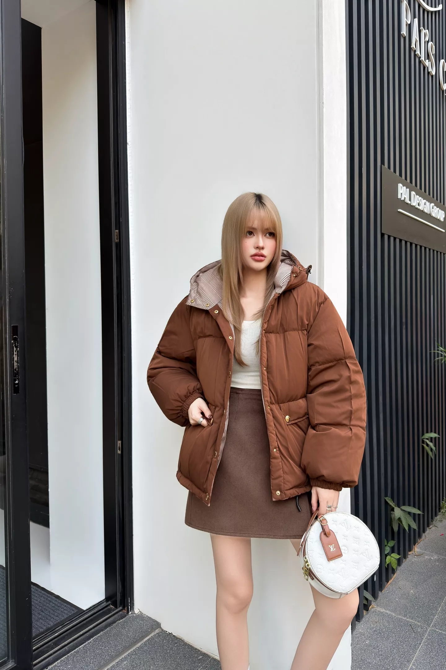 루이비통 브라운 숏 후드 다운 패딩 재킷 상세 이미지 29