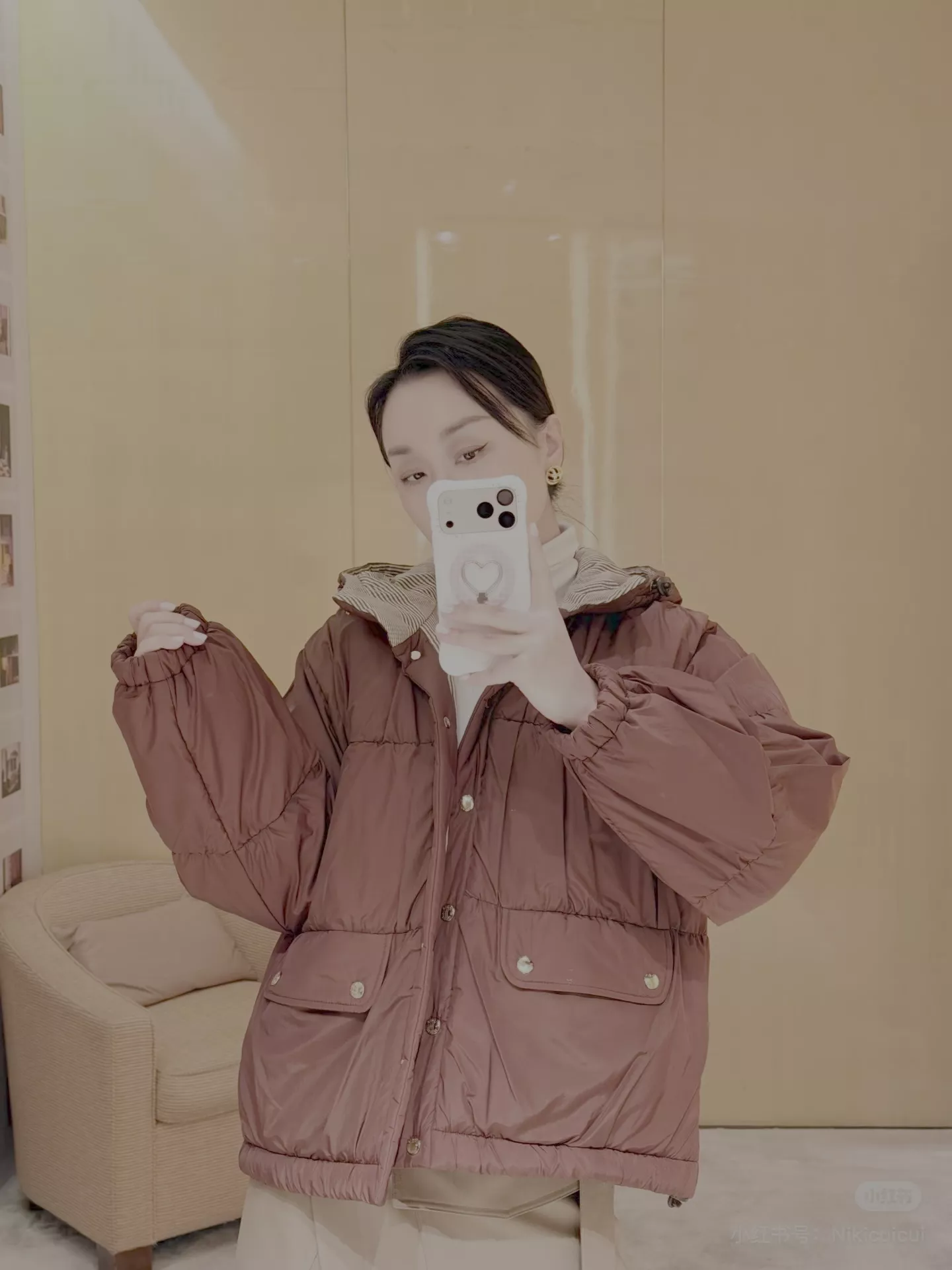 루이비통 브라운 숏 후드 다운 패딩 재킷 상세 이미지 15