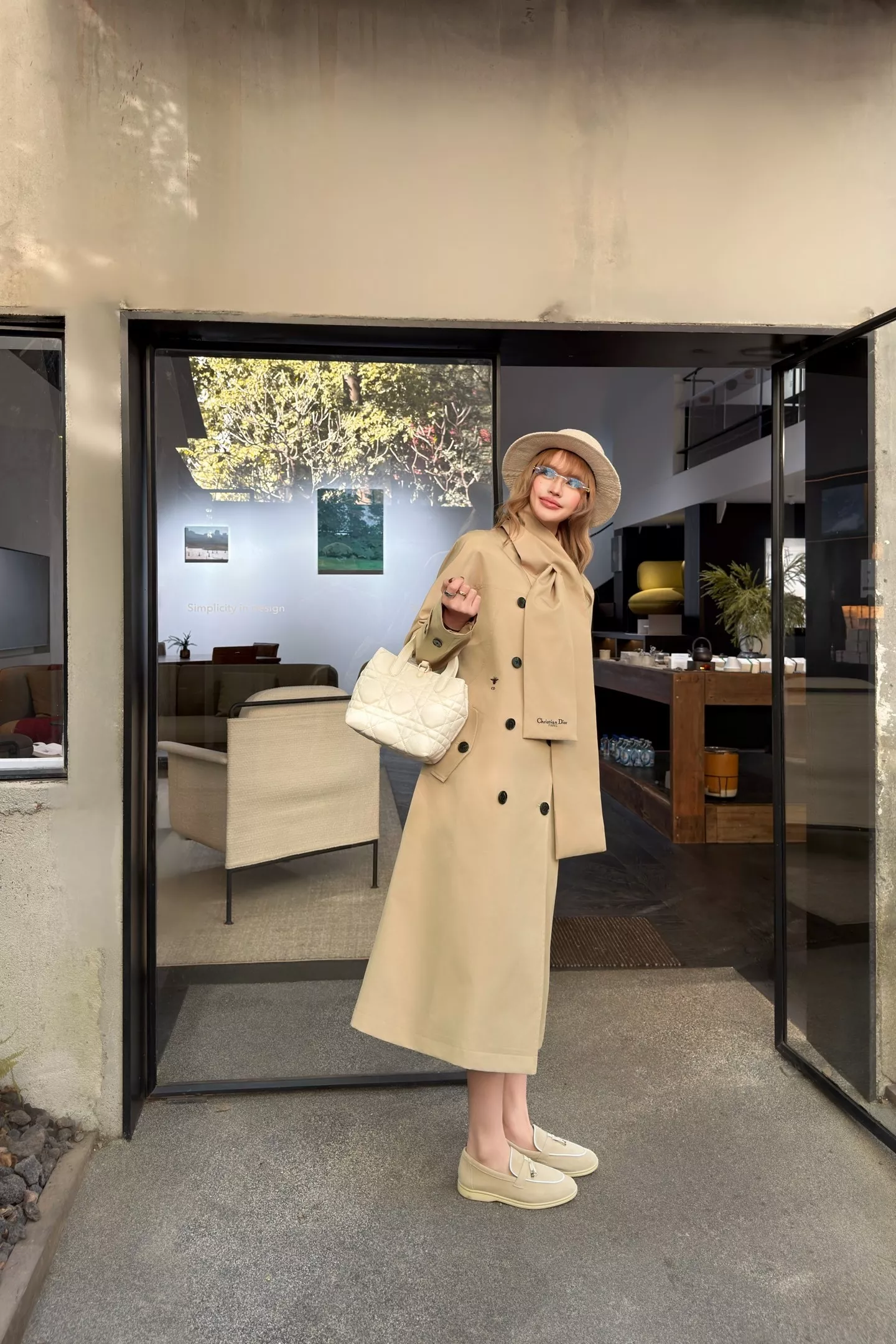 디올 25FW 탈부착 머플러형 넥워머 더블버튼 트렌치 코트 상세 이미지 29