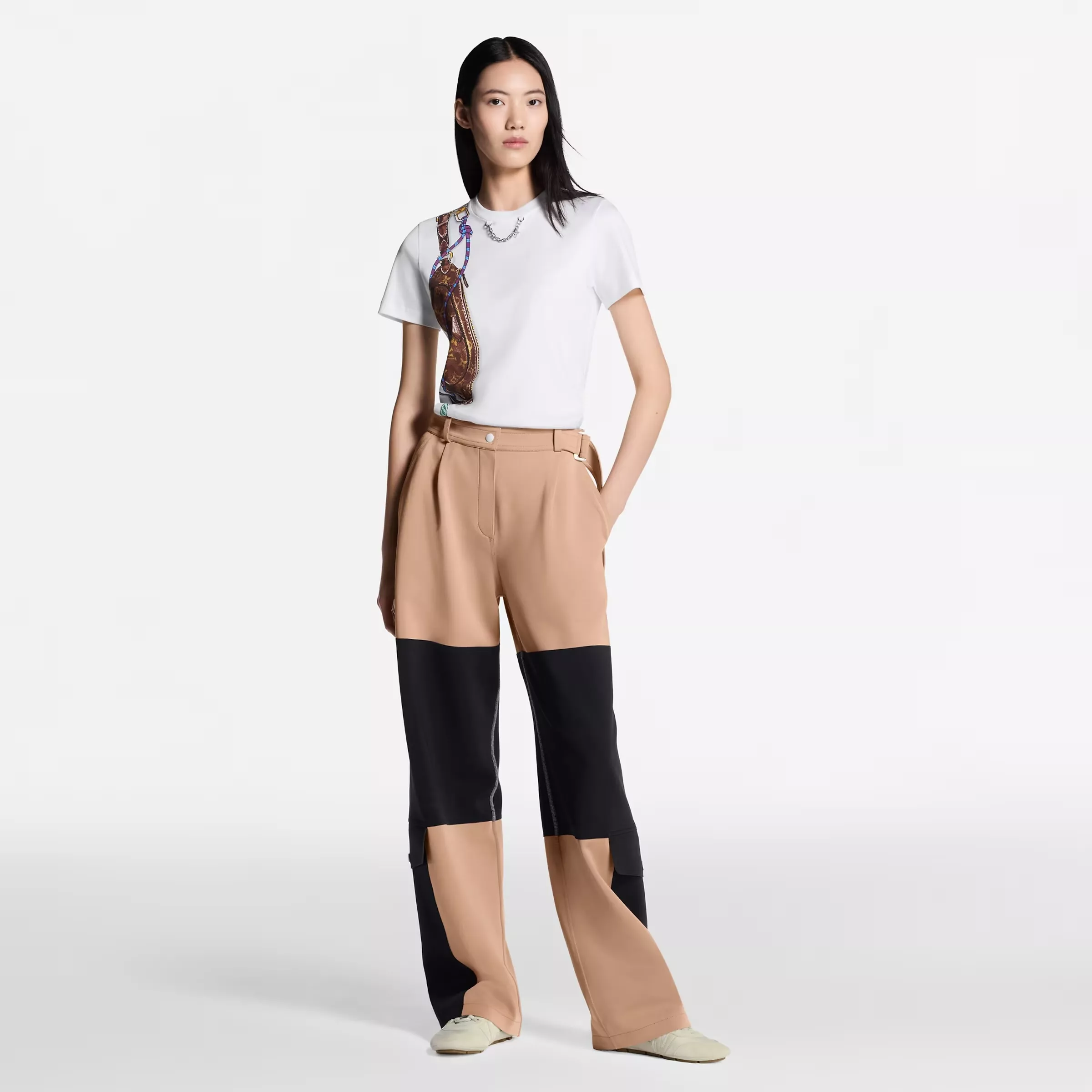 루이비통 25FW 투톤 배색 카고 팬츠 상세 이미지 14