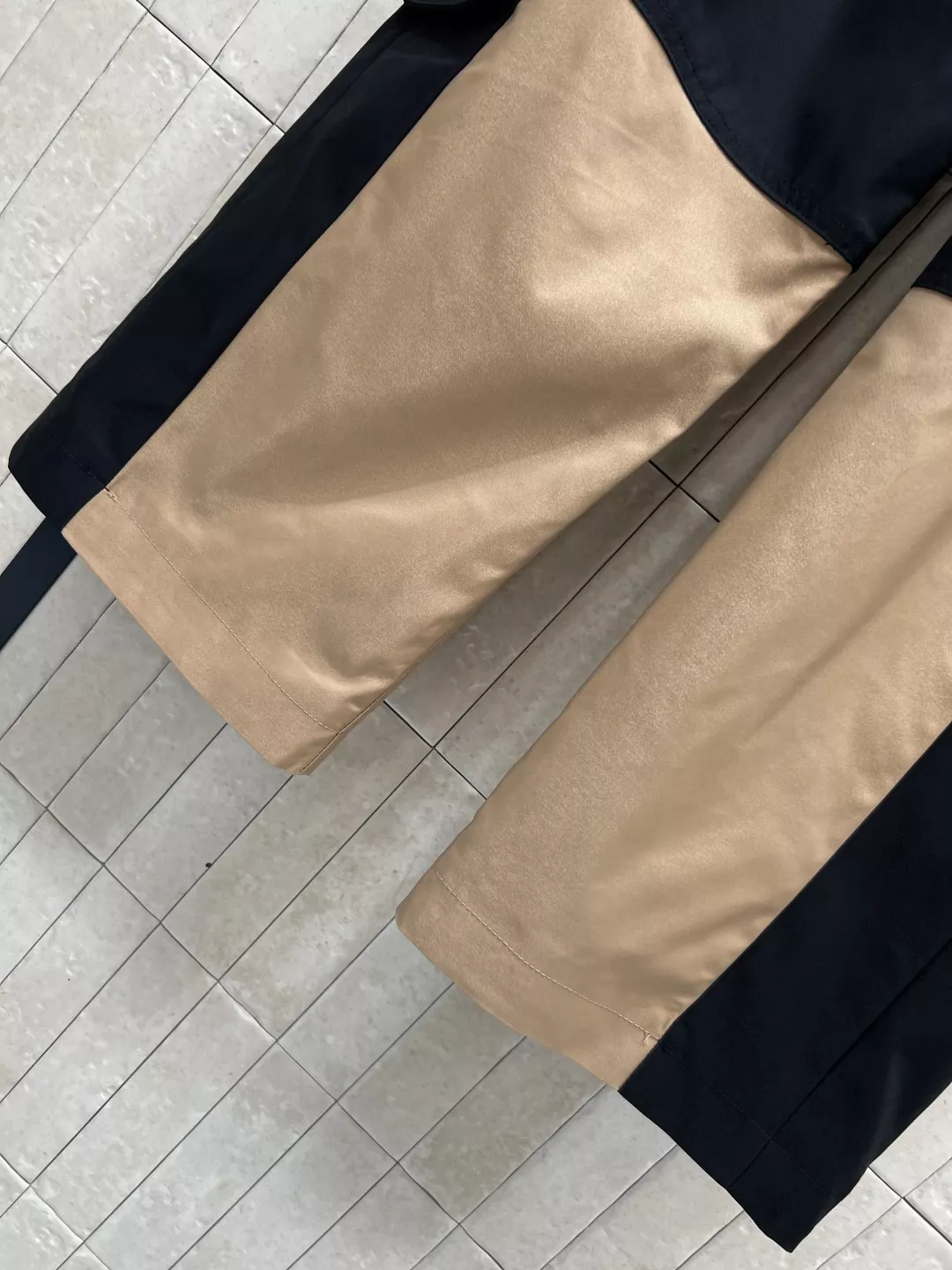 루이비통 25FW 투톤 배색 카고 팬츠 상세 이미지 4