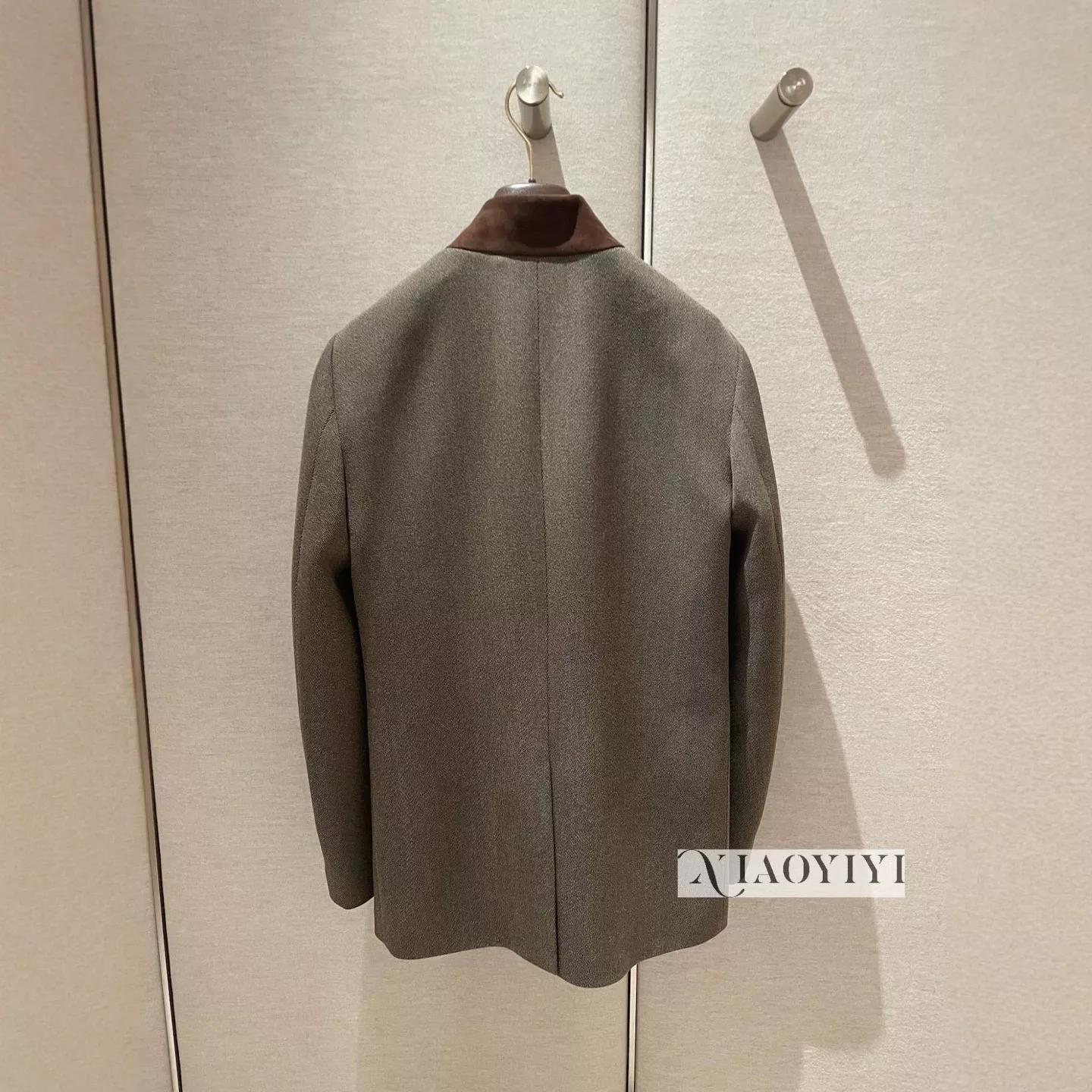 로로피아나 25FW 배색 스탠드카라 테일러드 재킷 상세 이미지 15