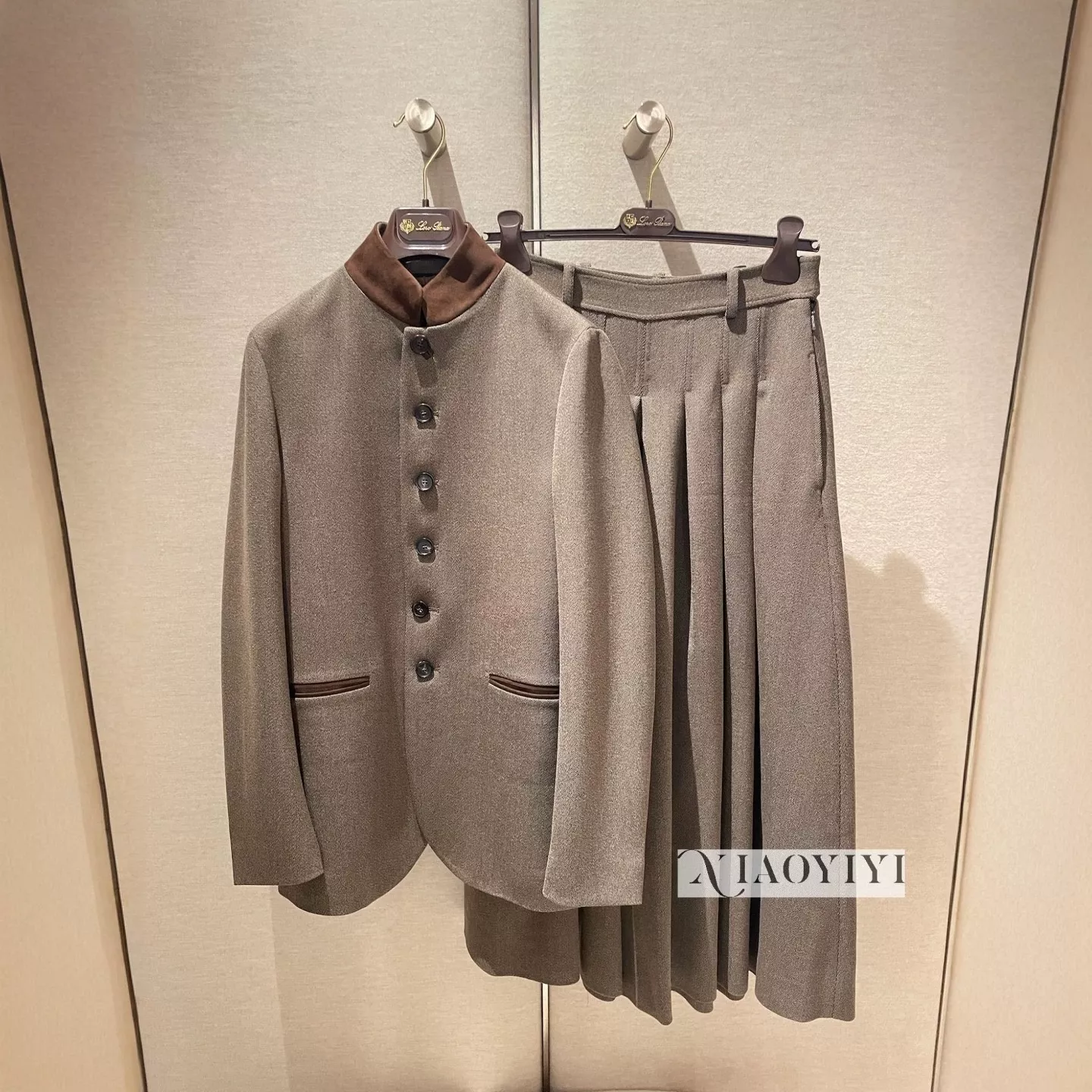 로로피아나 25FW 배색 스탠드카라 테일러드 재킷 상세 이미지 11