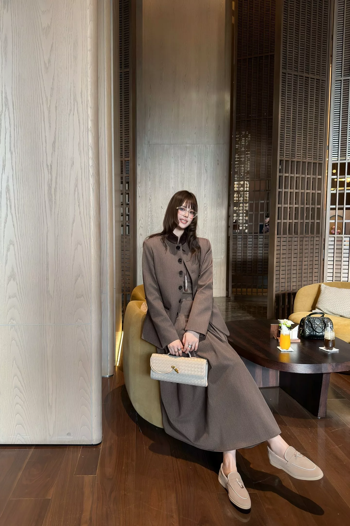 로로피아나 25FW 배색 스탠드카라 테일러드 재킷 상세 이미지 29