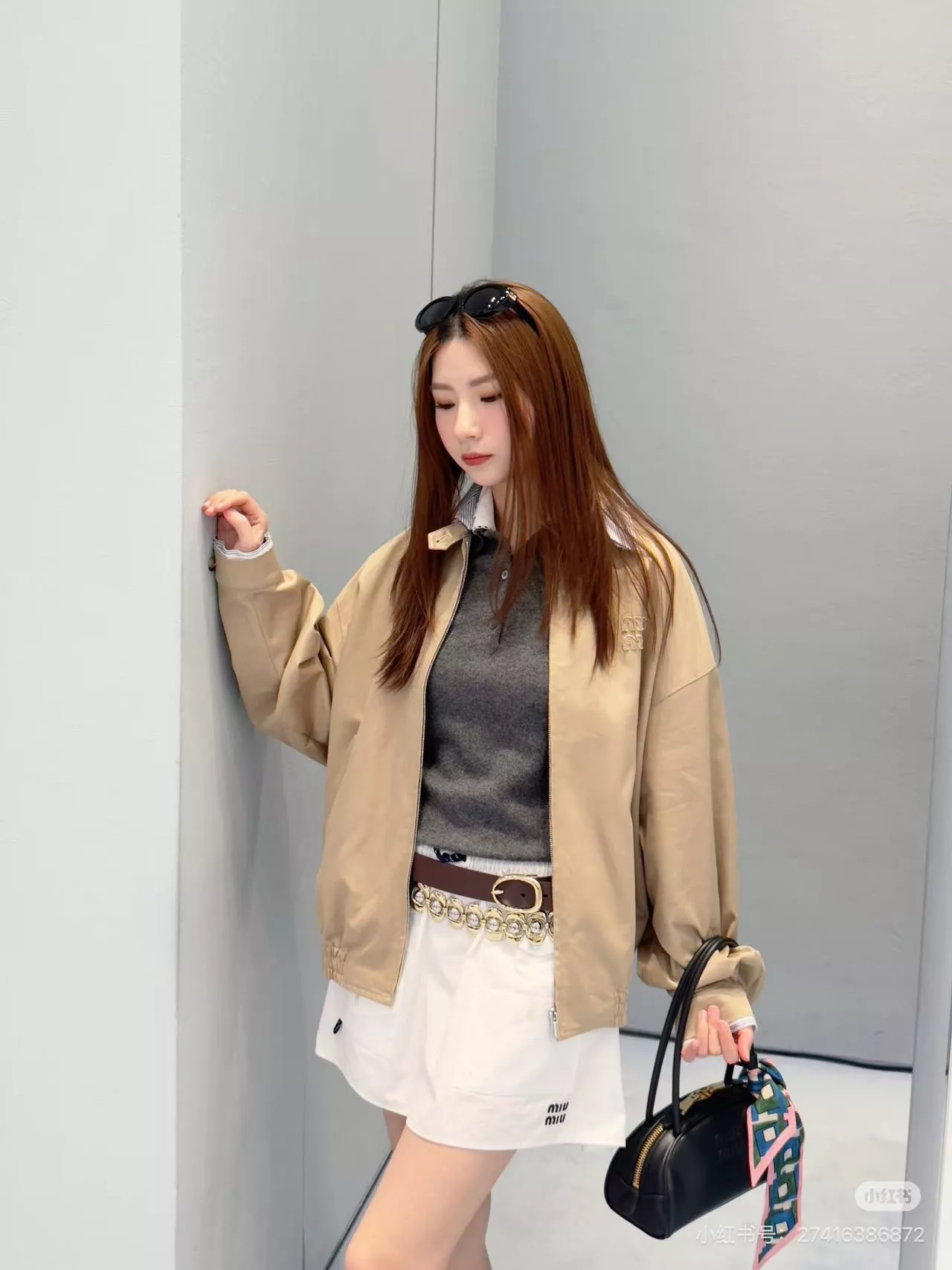 미우미우 탈부착 화이트 베이비카라 반소매 니트 탑 상세 이미지 21
