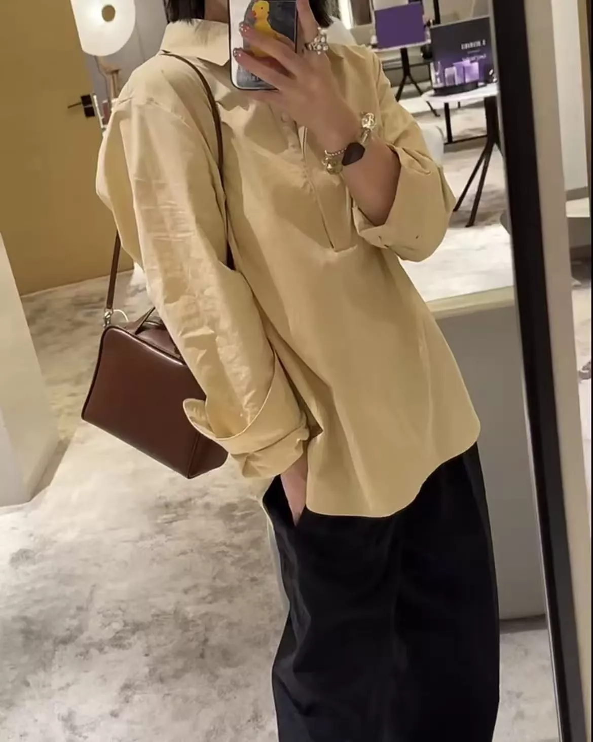 노브랜드 심플 카라 루즈핏 하프버튼 긴소매 셔츠 상세 이미지 12