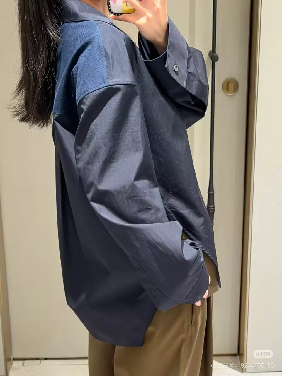 로에베 비대칭 브이넥 언밸런스 셔츠 상세 이미지 35