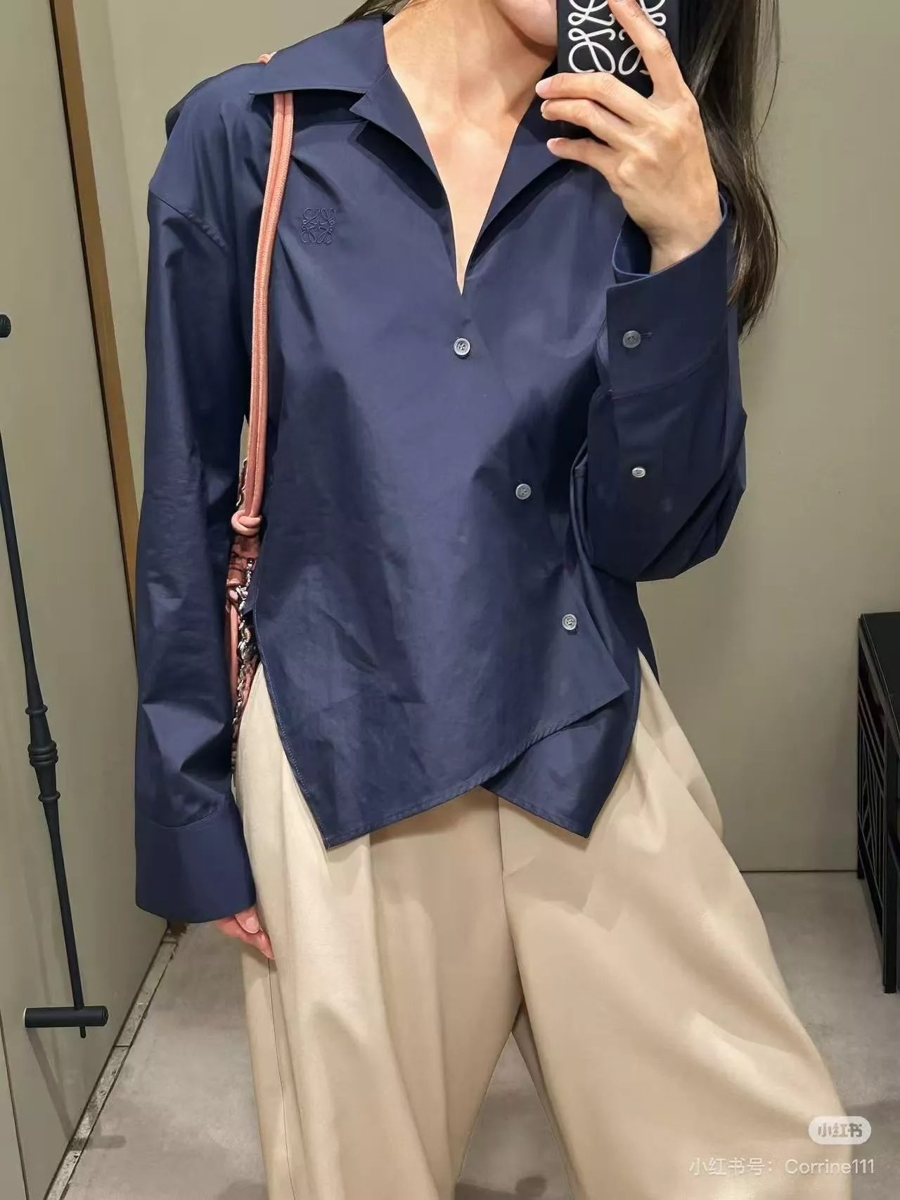 로에베 비대칭 브이넥 언밸런스 셔츠 상세 이미지 30