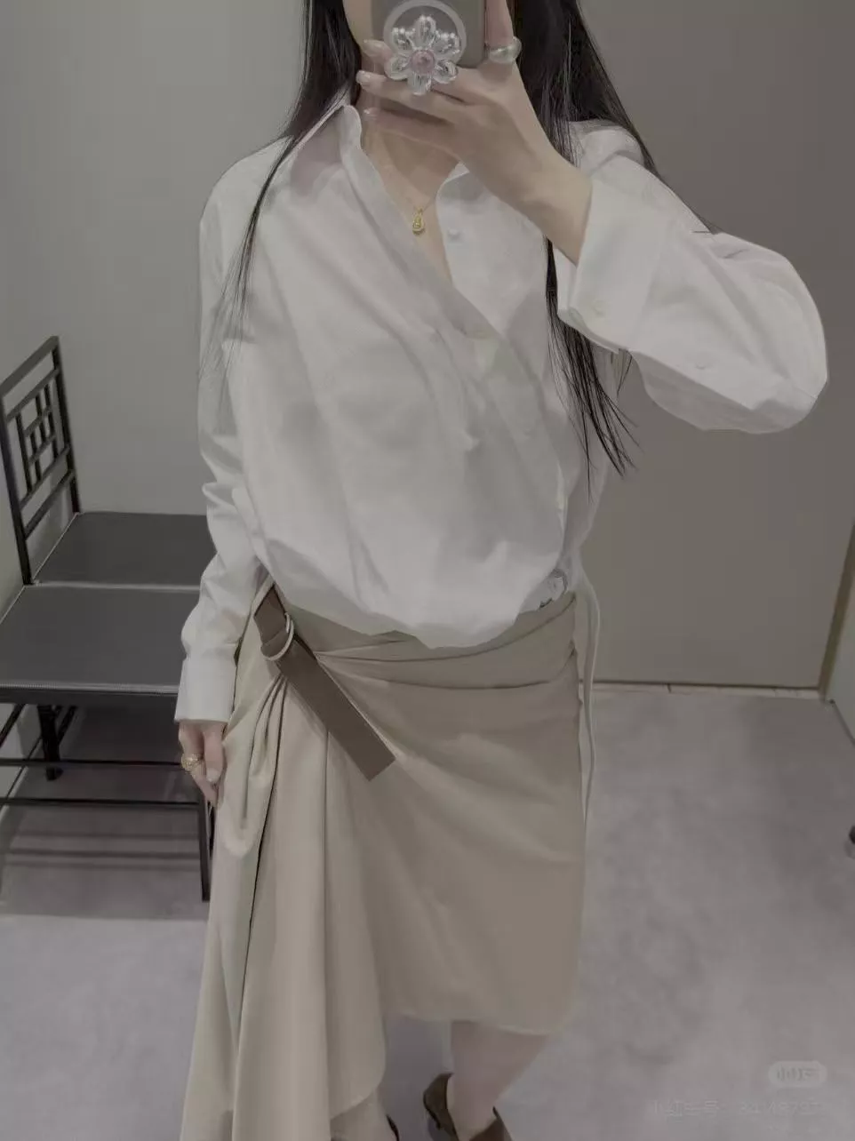 노브랜드 허리 벨트 디테일 슬림핏 카라 셔츠 상세 이미지 31