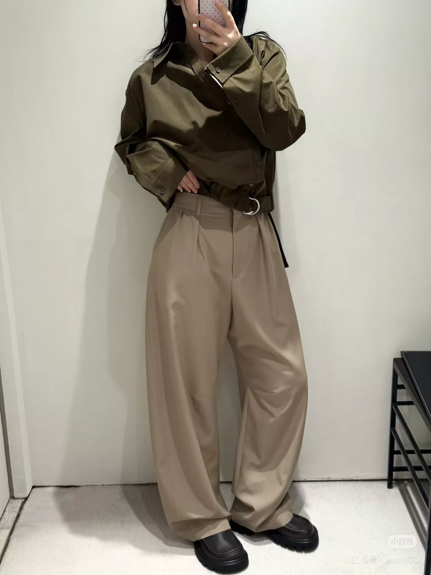 노브랜드 허리 벨트 디테일 슬림핏 카라 셔츠 상세 이미지 27