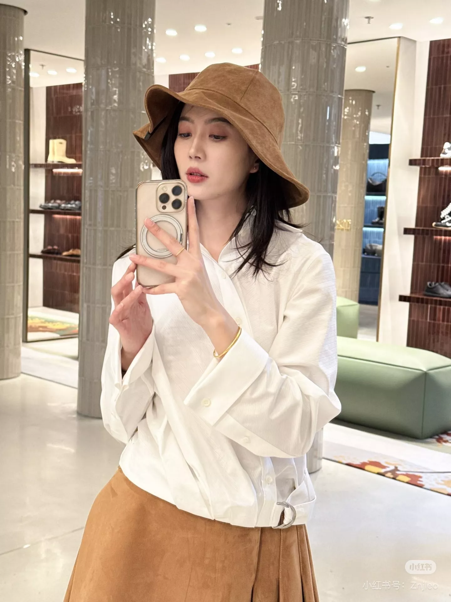 노브랜드 허리 벨트 디테일 슬림핏 카라 셔츠 상세 이미지 36