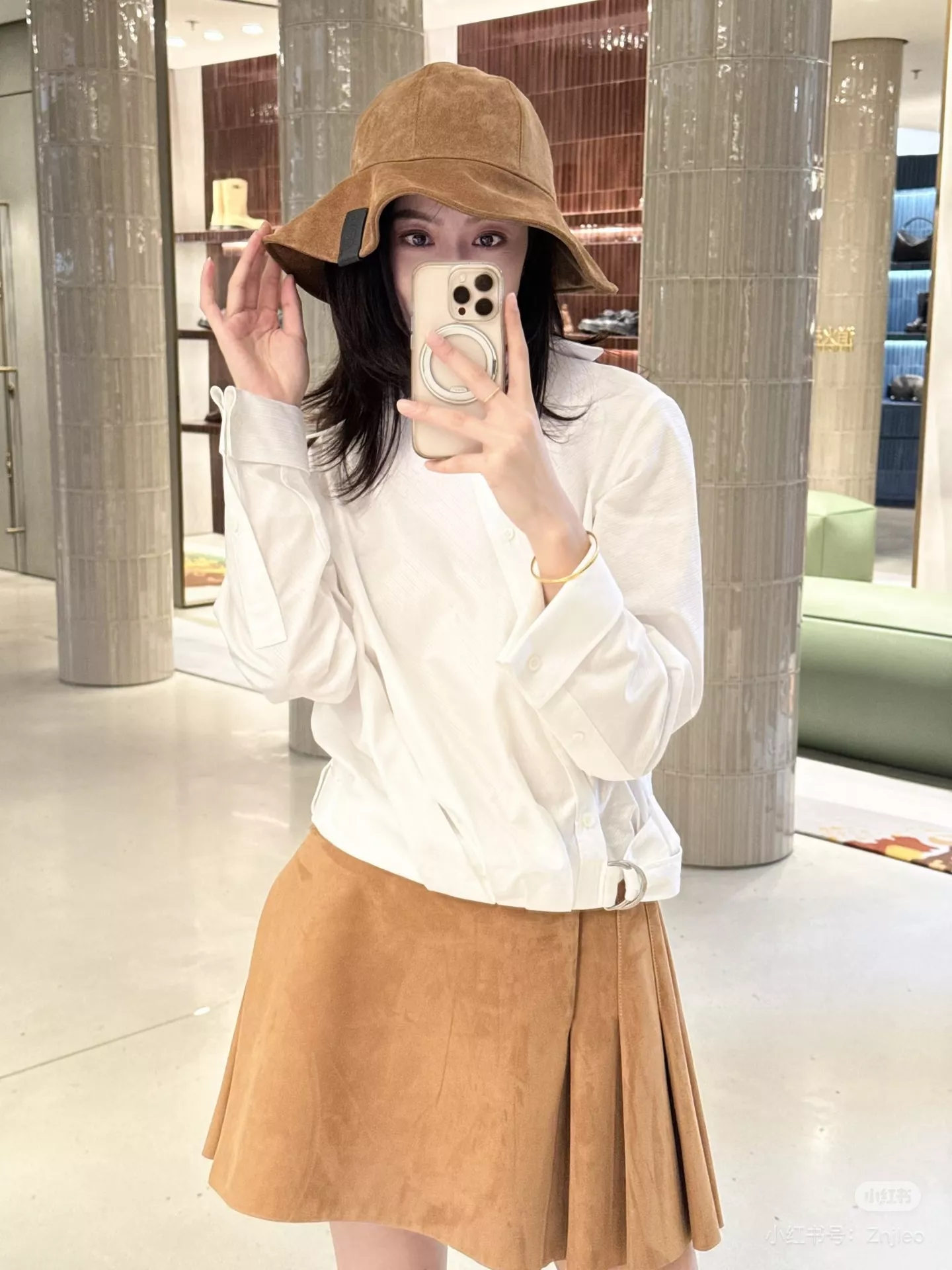 노브랜드 허리 벨트 디테일 슬림핏 카라 셔츠 상세 이미지 37