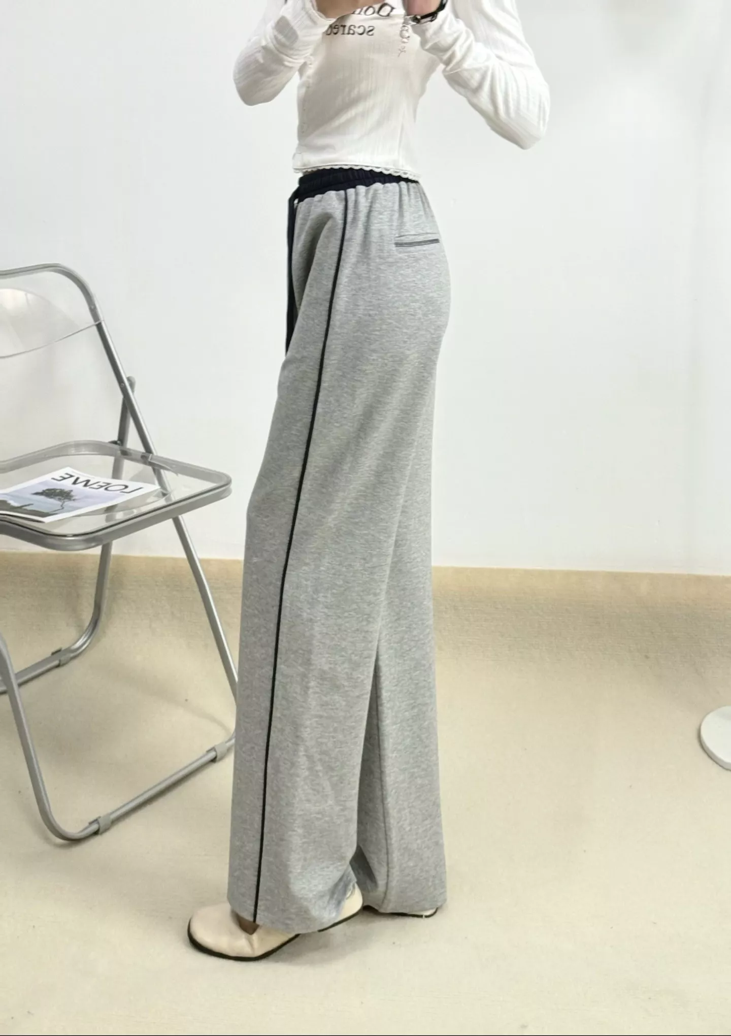버버리 한계 배색 와이드 트레이닝 팬츠 상세 이미지 14