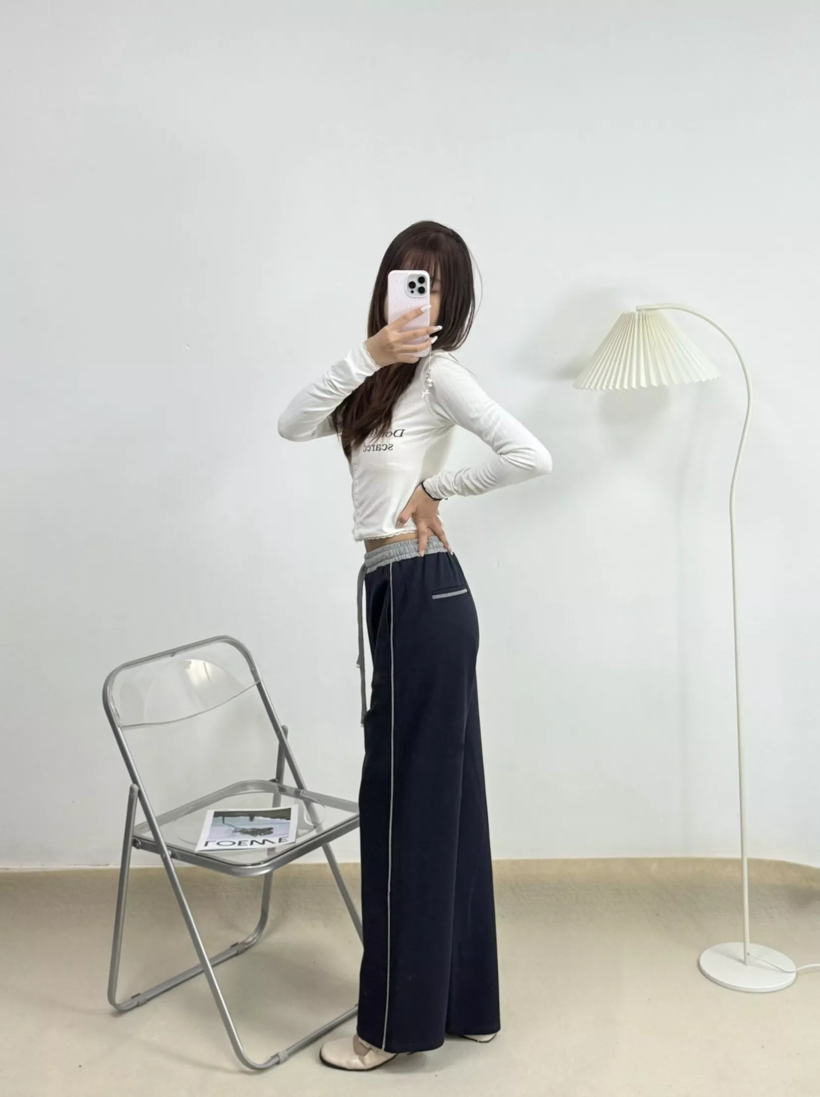 버버리 한계 배색 와이드 트레이닝 팬츠 상세 이미지 24