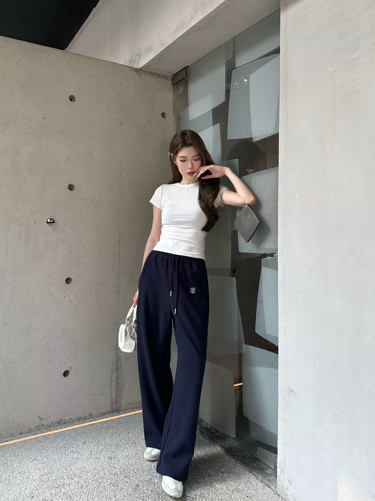 셀린느 26SS 드레이프 와이드 스트레이트 밴딩 팬츠 상세 이미지 21