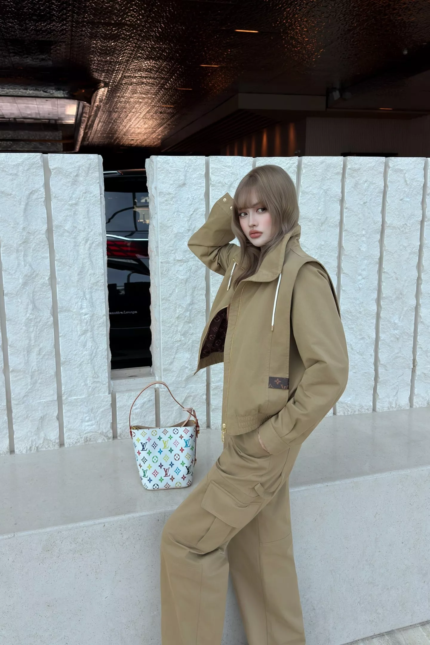 루이비통 26SS 카키 멀티포켓 하이웨이스트 카고 팬츠 상세 이미지 35