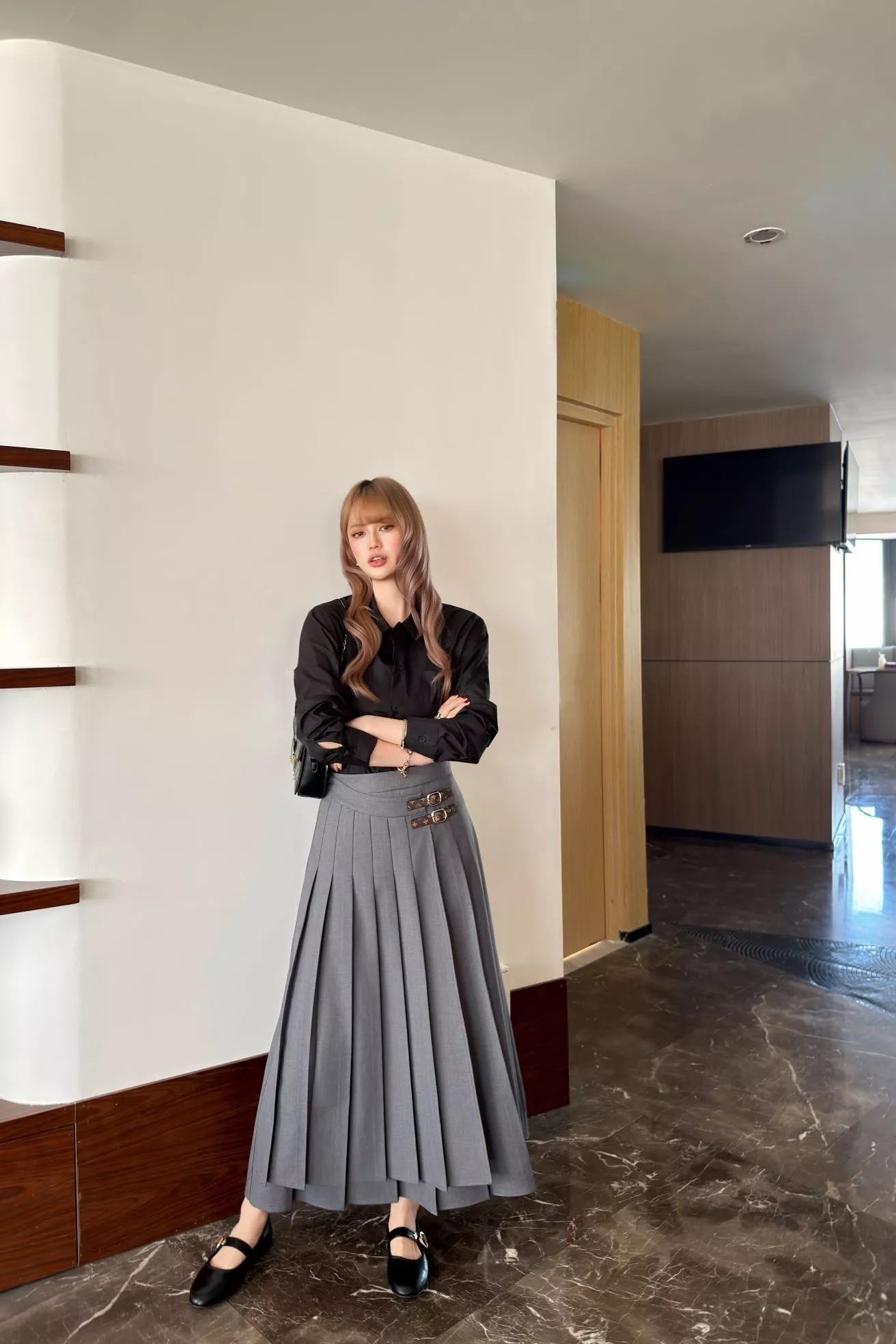 루이비통 모노그램 가죽 버클 플리츠 롱 스커트 상세 이미지 19