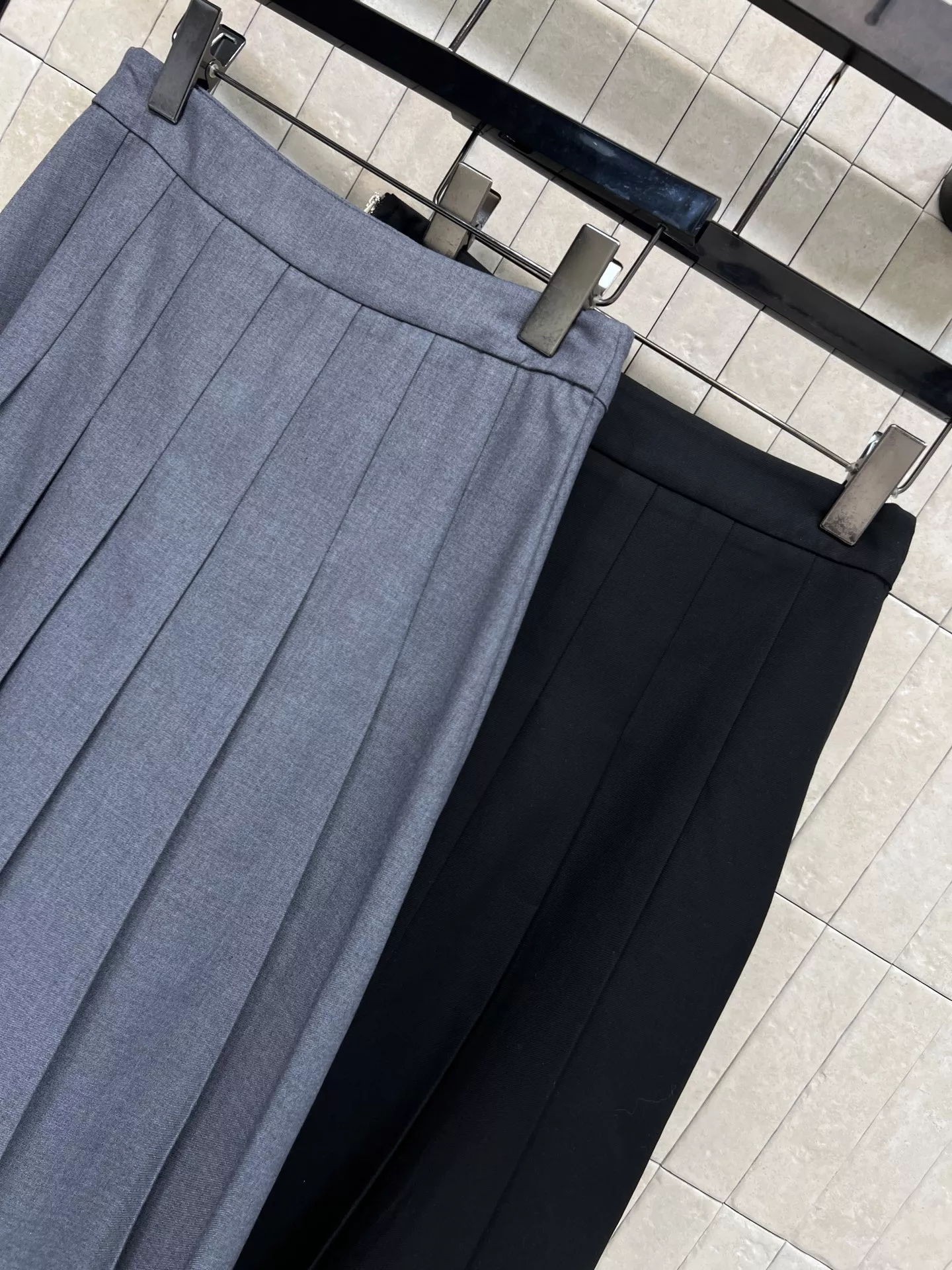 루이비통 모노그램 가죽 버클 플리츠 롱 스커트 상세 이미지 9