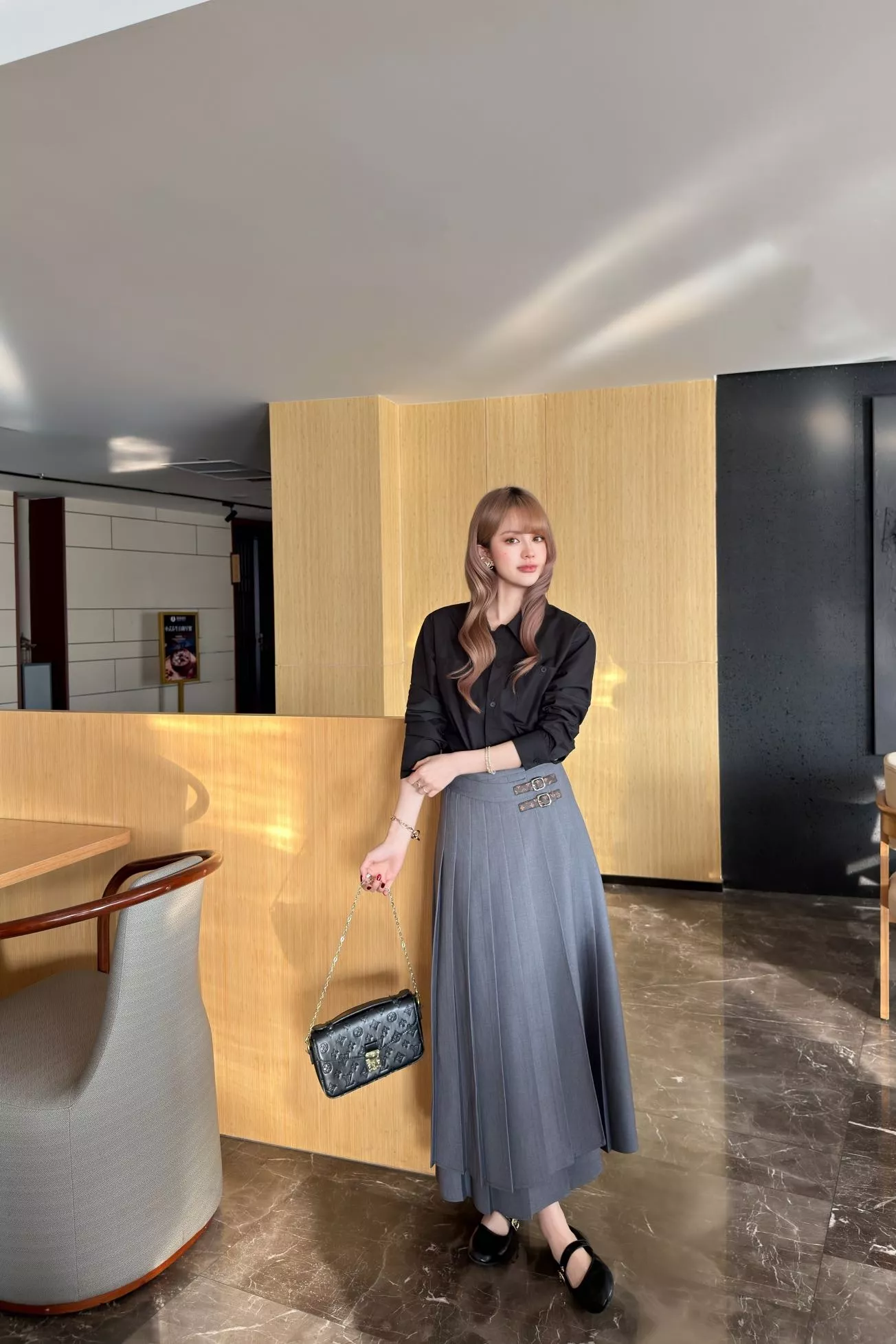 루이비통 모노그램 가죽 버클 플리츠 롱 스커트 상세 이미지 18