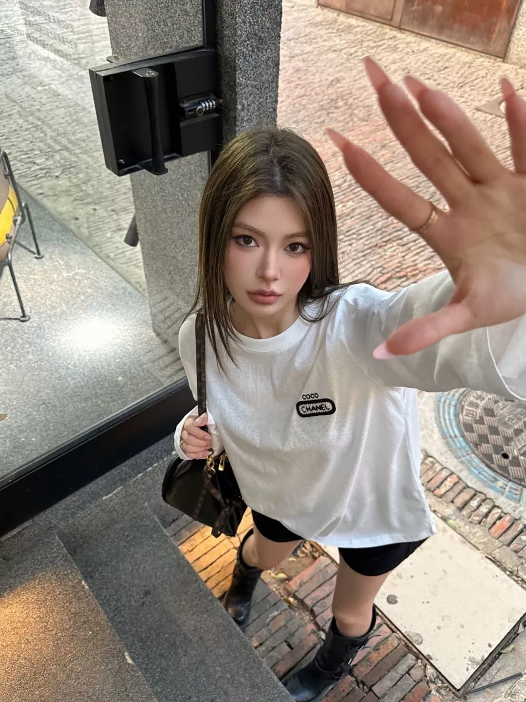 샤넬 로고 자수 포인트 화이트 롱슬리브 티셔츠 상세 이미지 18