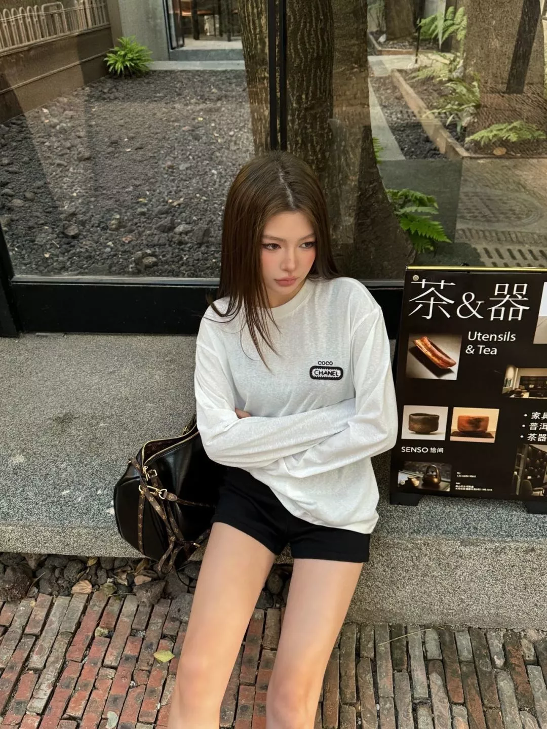 샤넬 로고 자수 포인트 화이트 롱슬리브 티셔츠 상세 이미지 19
