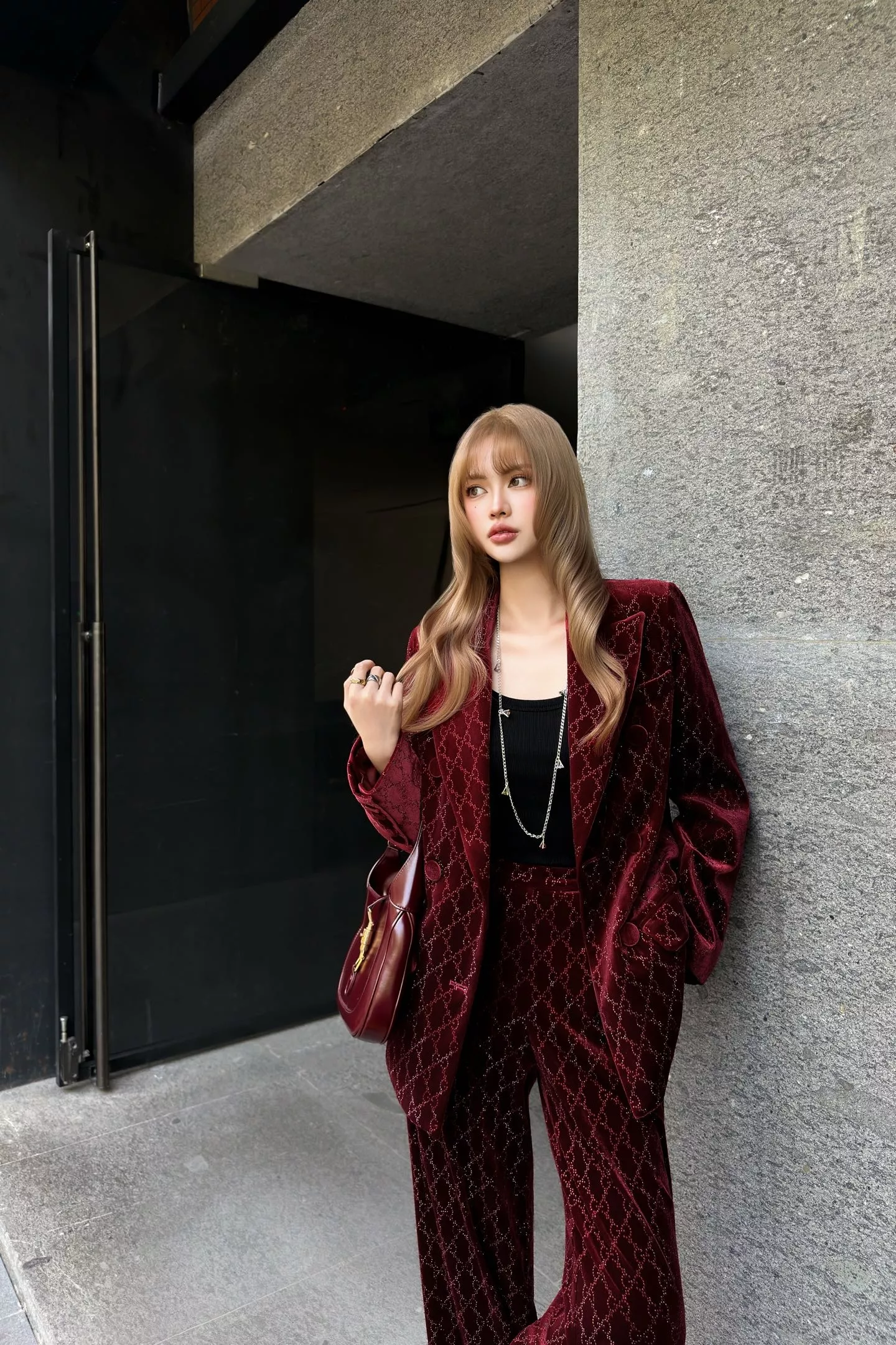 구찌 GG 자카드 스톤 장식 벨벳 와이드 팬츠 상세 이미지 16