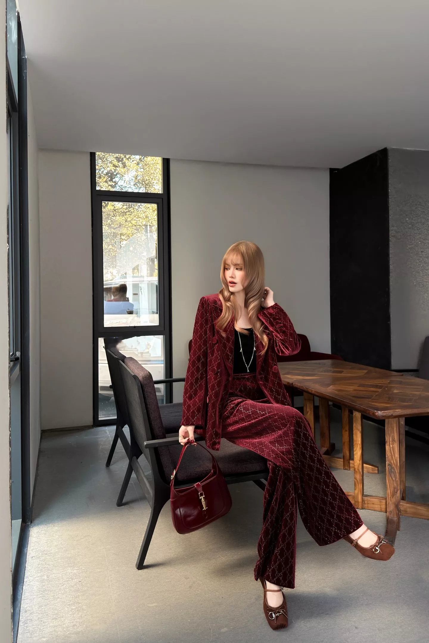 구찌 GG 자카드 스톤 장식 벨벳 와이드 팬츠 상세 이미지 19
