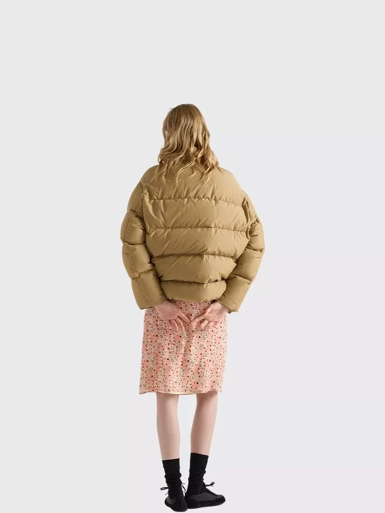 프라다 25FW 하이넥 볼륨 쇼트 패딩 재킷 상세 이미지 13