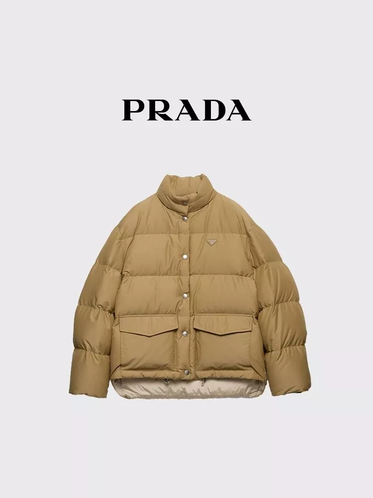 프라다 25FW 하이넥 볼륨 쇼트 패딩 재킷 상세 이미지 11