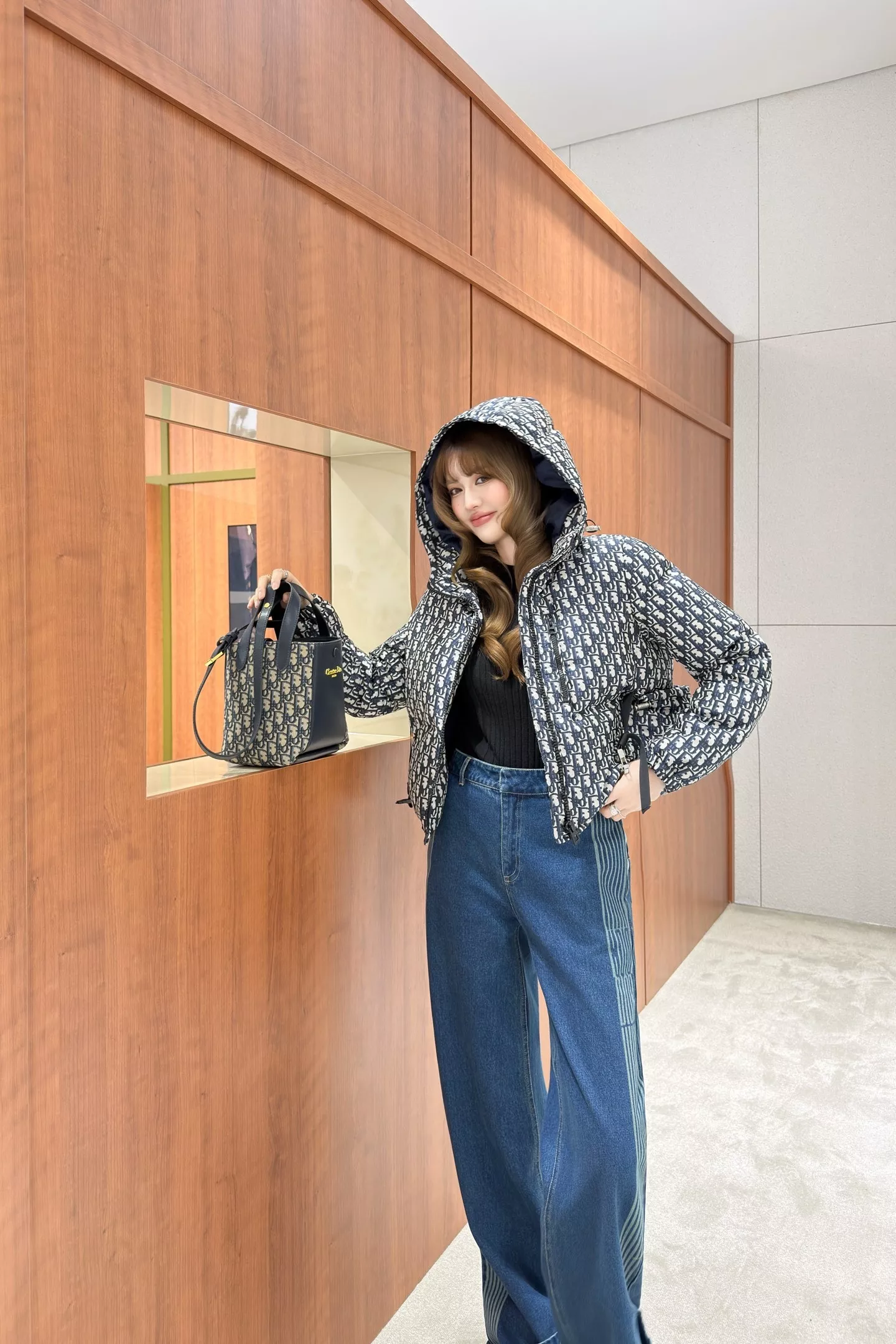 디올 올오버 자카드 후드 숏 다운 재킷 상세 이미지 39