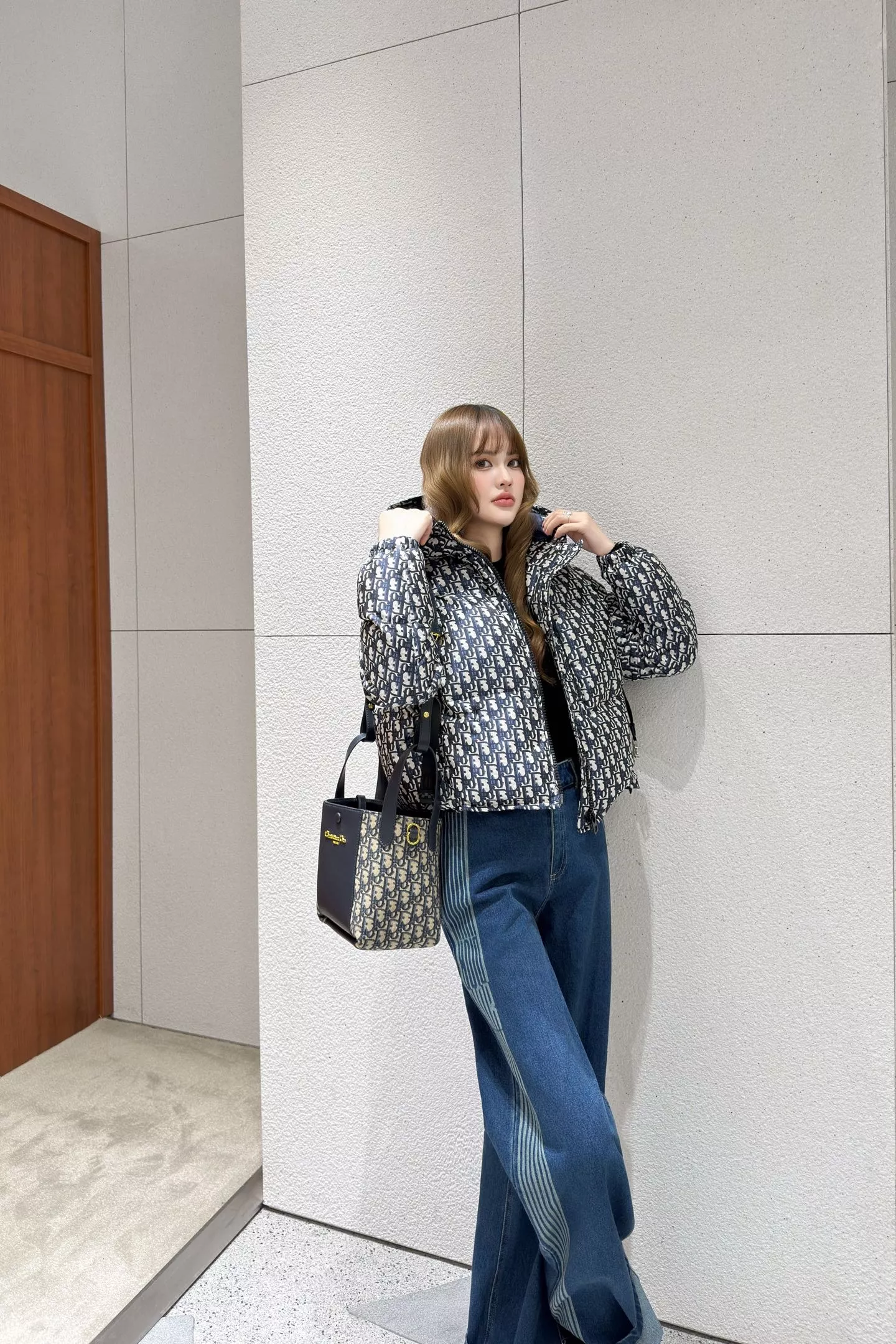디올 올오버 자카드 후드 숏 다운 재킷 상세 이미지 37