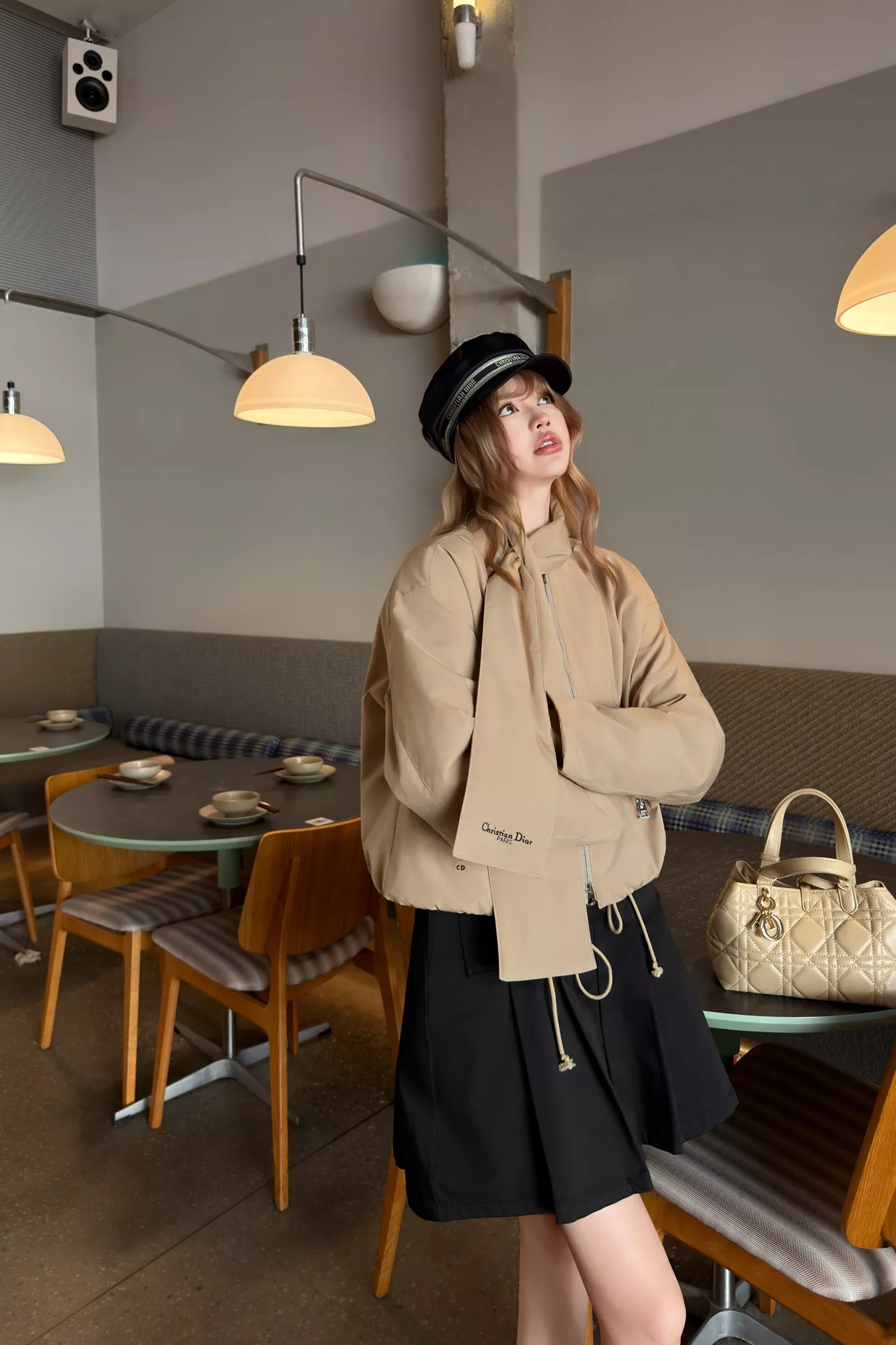 디올 25FW 탈부착 머플러 포인트 숏 패딩 점퍼 상세 이미지 36