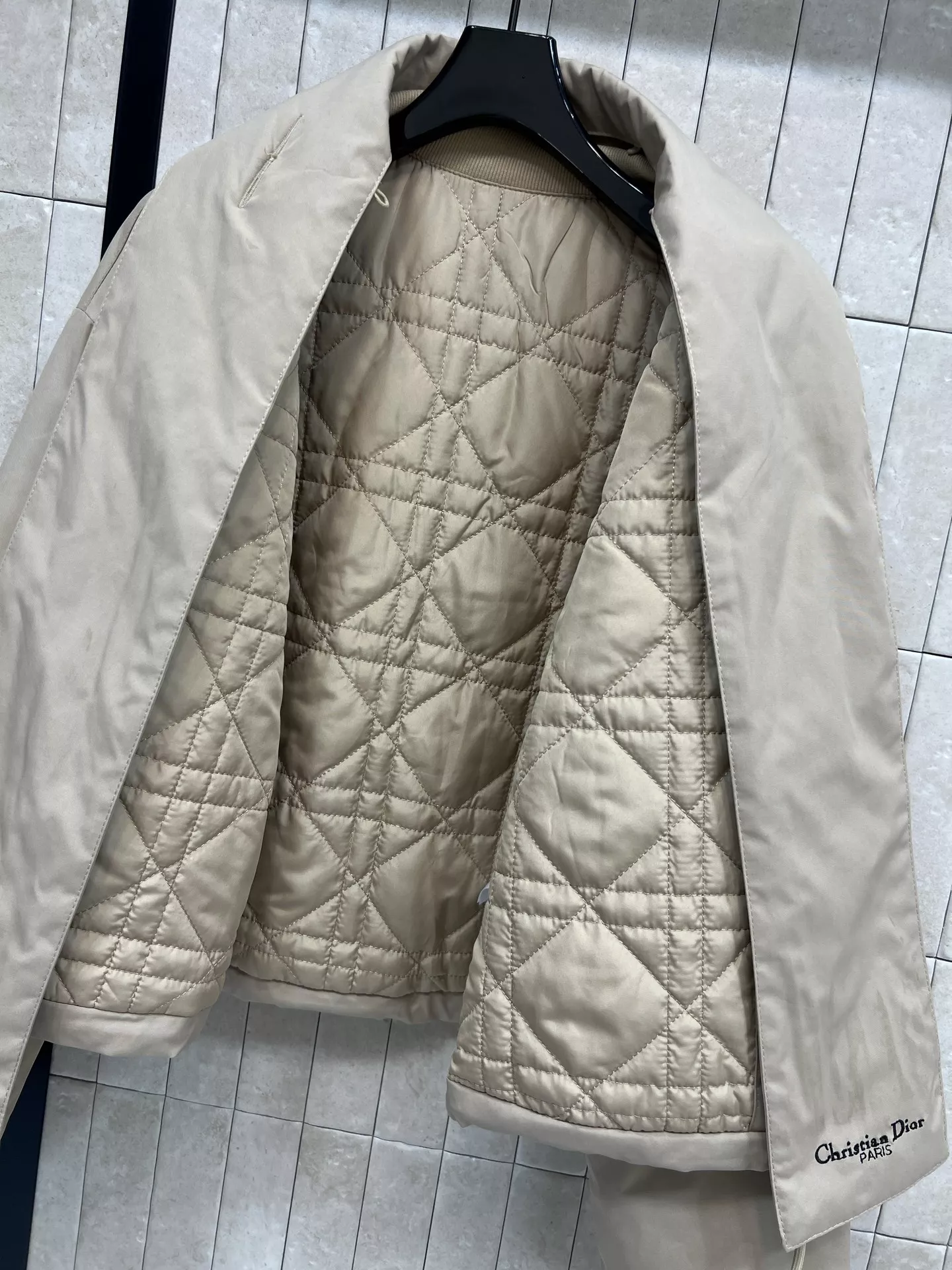 디올 25FW 탈부착 머플러 포인트 숏 패딩 점퍼 상세 이미지 6