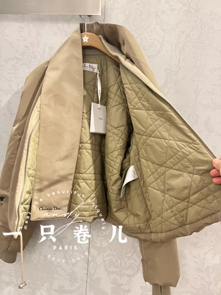 디올 25FW 탈부착 머플러 포인트 숏 패딩 점퍼 상세 이미지 20