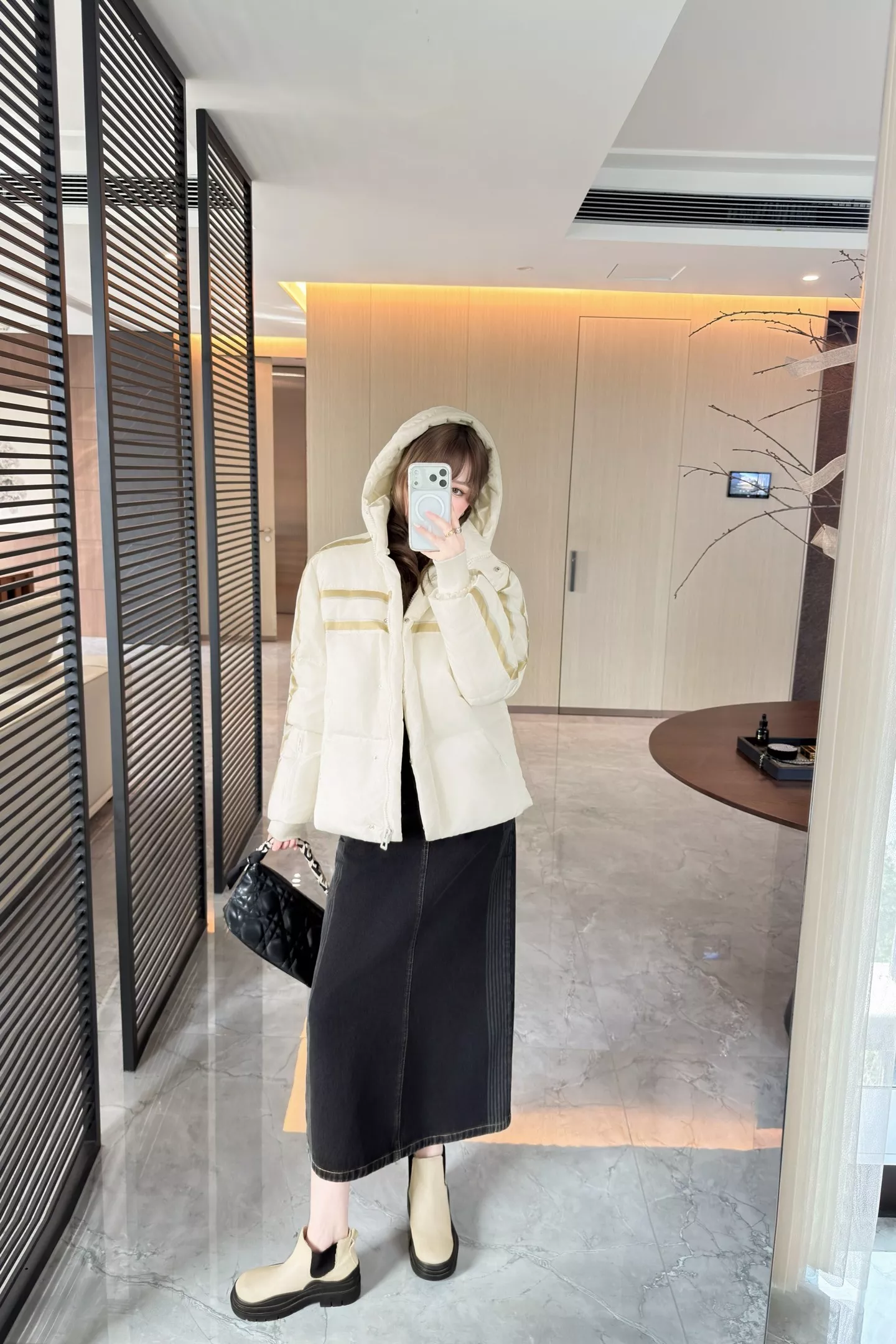 디올 골드 스타 로고 후드 하이넥 다운 재킷 상세 이미지 37