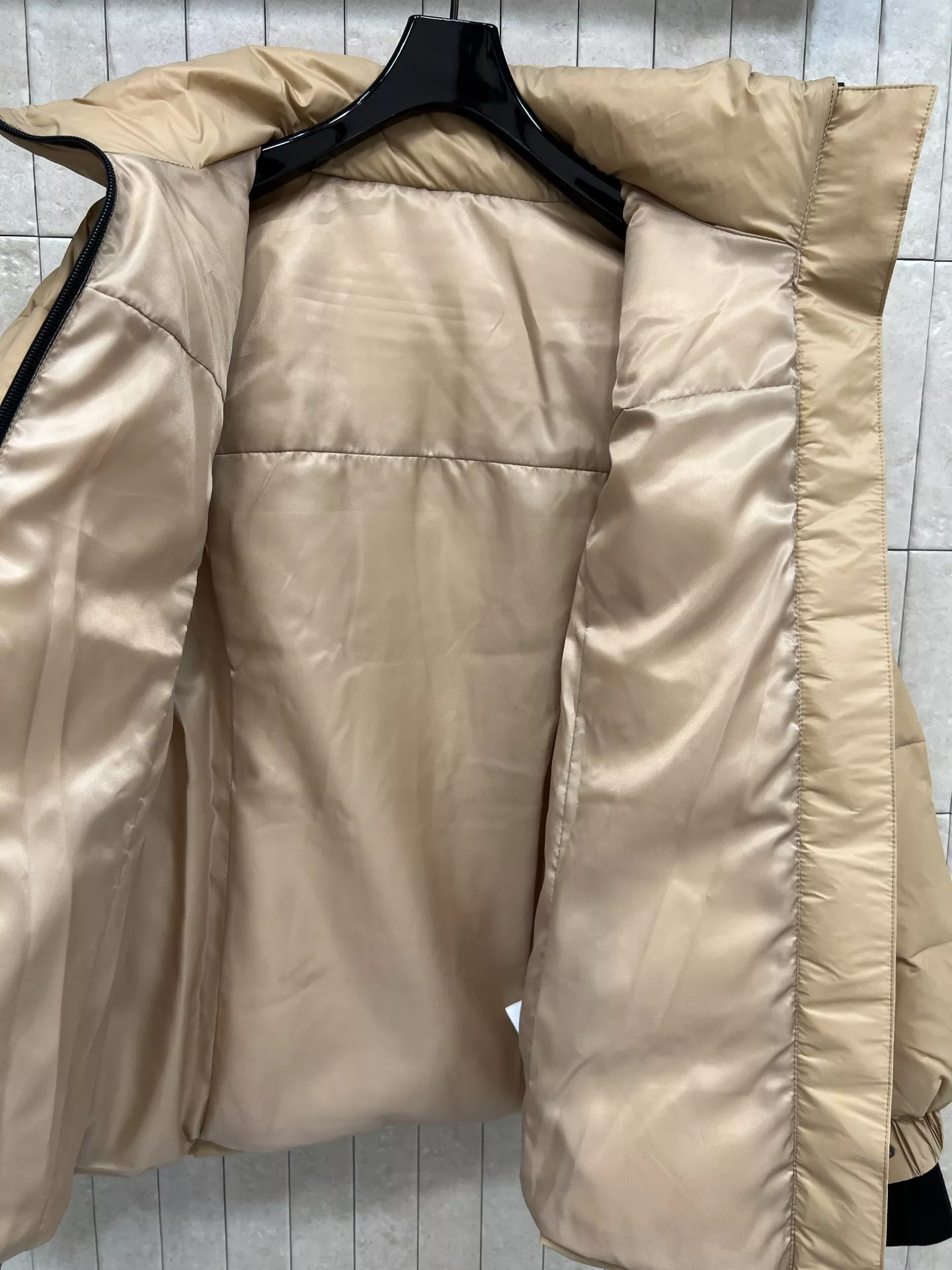 디올 탈부착 후드 하이넥 벨트 숏 다운 패딩 상세 이미지 6