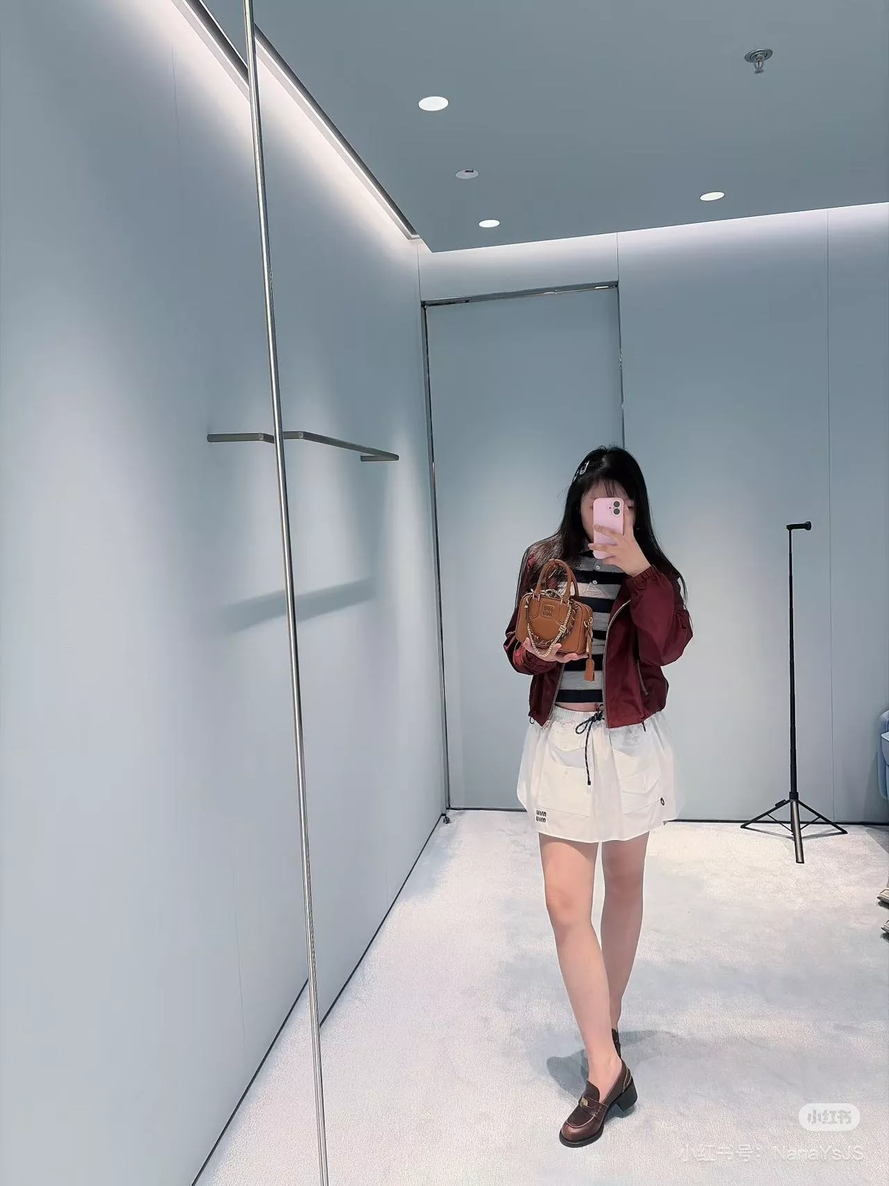 미우미우 26SS 로고 나일론 쇼츠 상세 이미지 33